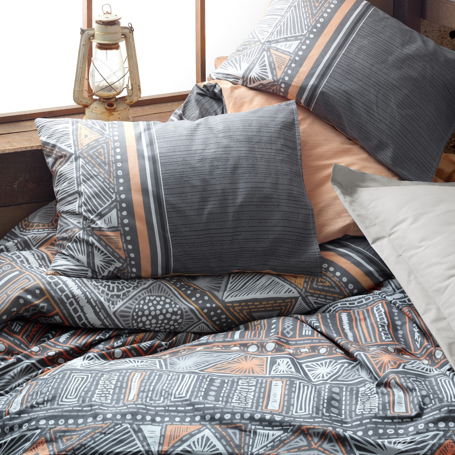SUSSEXHOME Aztec Gray Duvet Cover Set, Full Size Duvet Cover, 1 Duvet Cover, 1 Fitted Sheet and 2 Pillowcases, Iron Safe, Hypoallergenic, Breathable