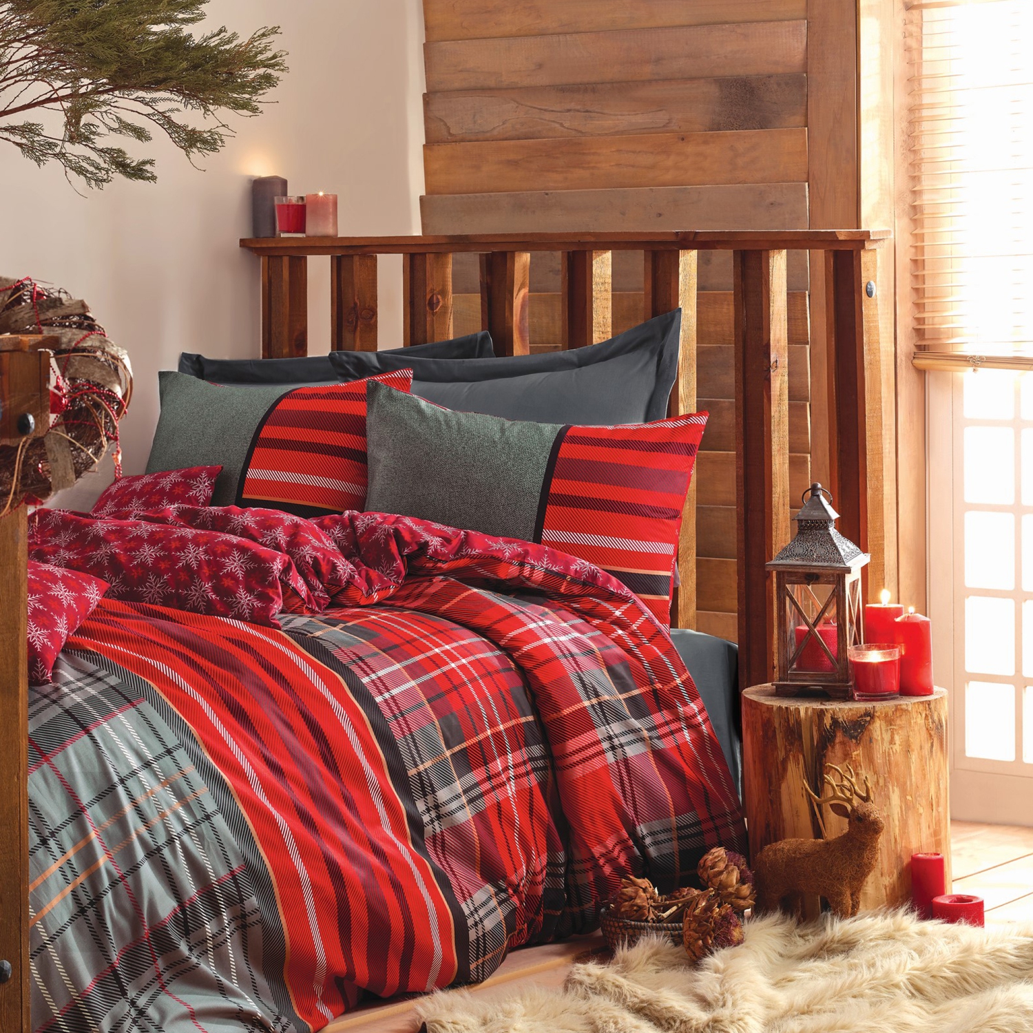 SUSSEXHOME Christmas Carol Stars Duvet Cover Set Red, Full Size Duvet Cover, 1 Duvet Cover, 1 Fitted Sheet and 2 Pillowcases, Iron Safe,