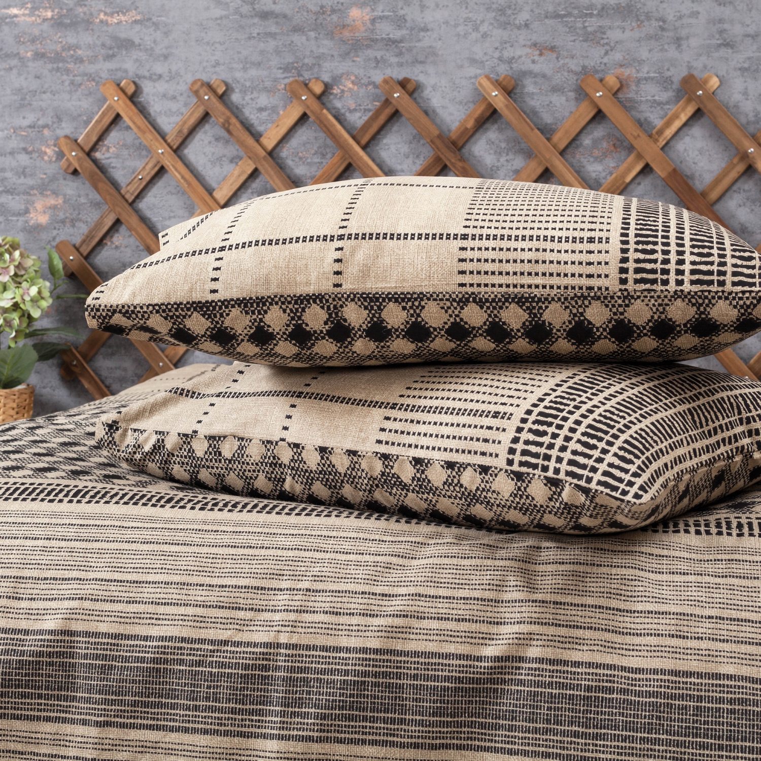 SUSSEXHOME Cream Lines Duvet Cover Set Anthracite, Full Size Duvet Cover Set, 1 Duvet Cover, 1 Fitted Sheet and 2 Pillowcases , Iron Safe,