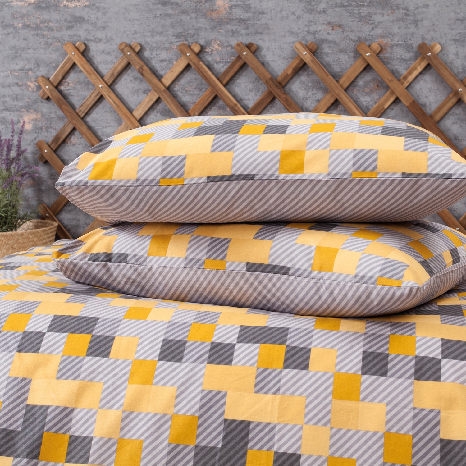 SUSSEXHOME Yellow Geometry Duvet Cover Set, Full Size, 1 Duvet Cover, 1 Fitted Sheet and 2 Pillowcases, Iron Safe, Hypoallergenic, Breathable Bedding