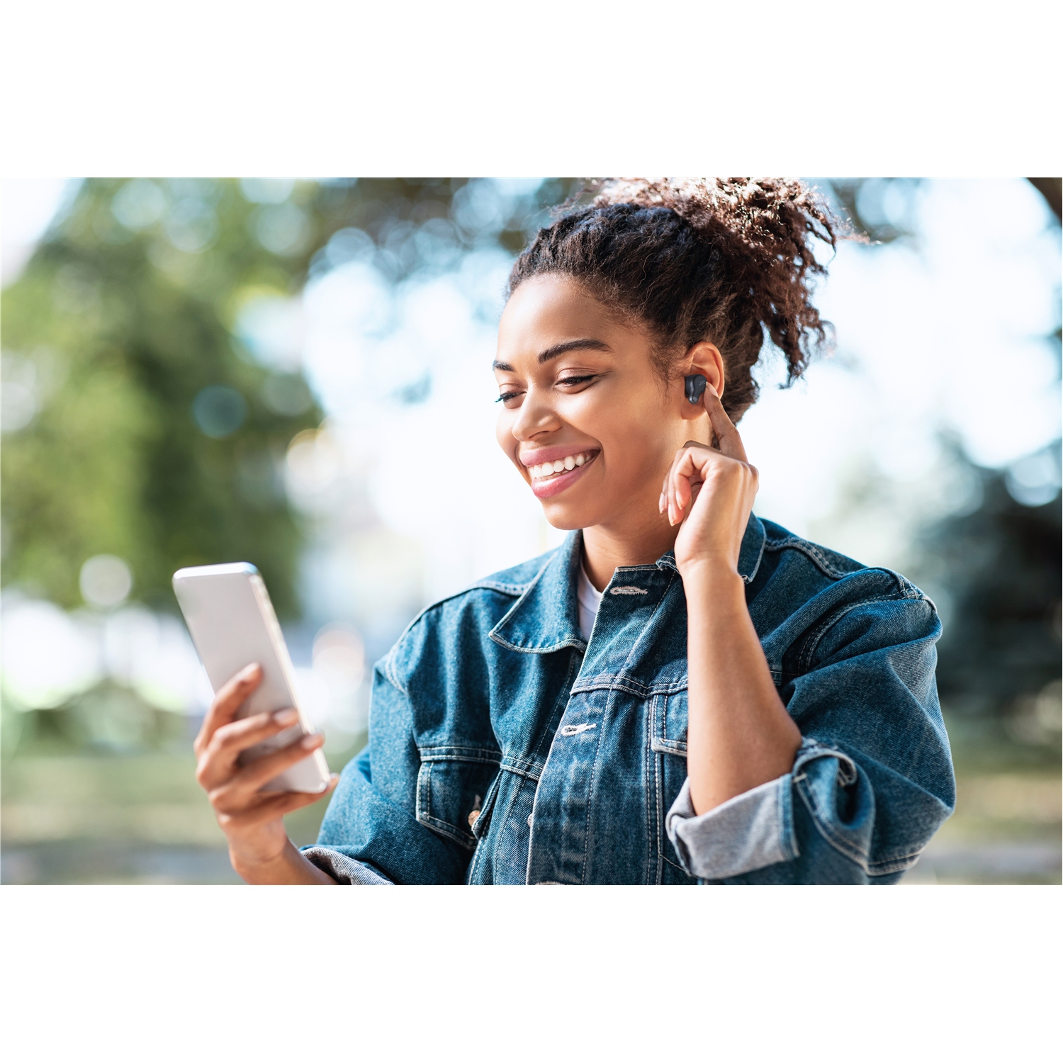 JVC HA-A25T-B - Écouteurs bouton Marshmallow avec suppression du bruit, Bluetooth 5.3, étui de chargement et commandes tactiles, noir