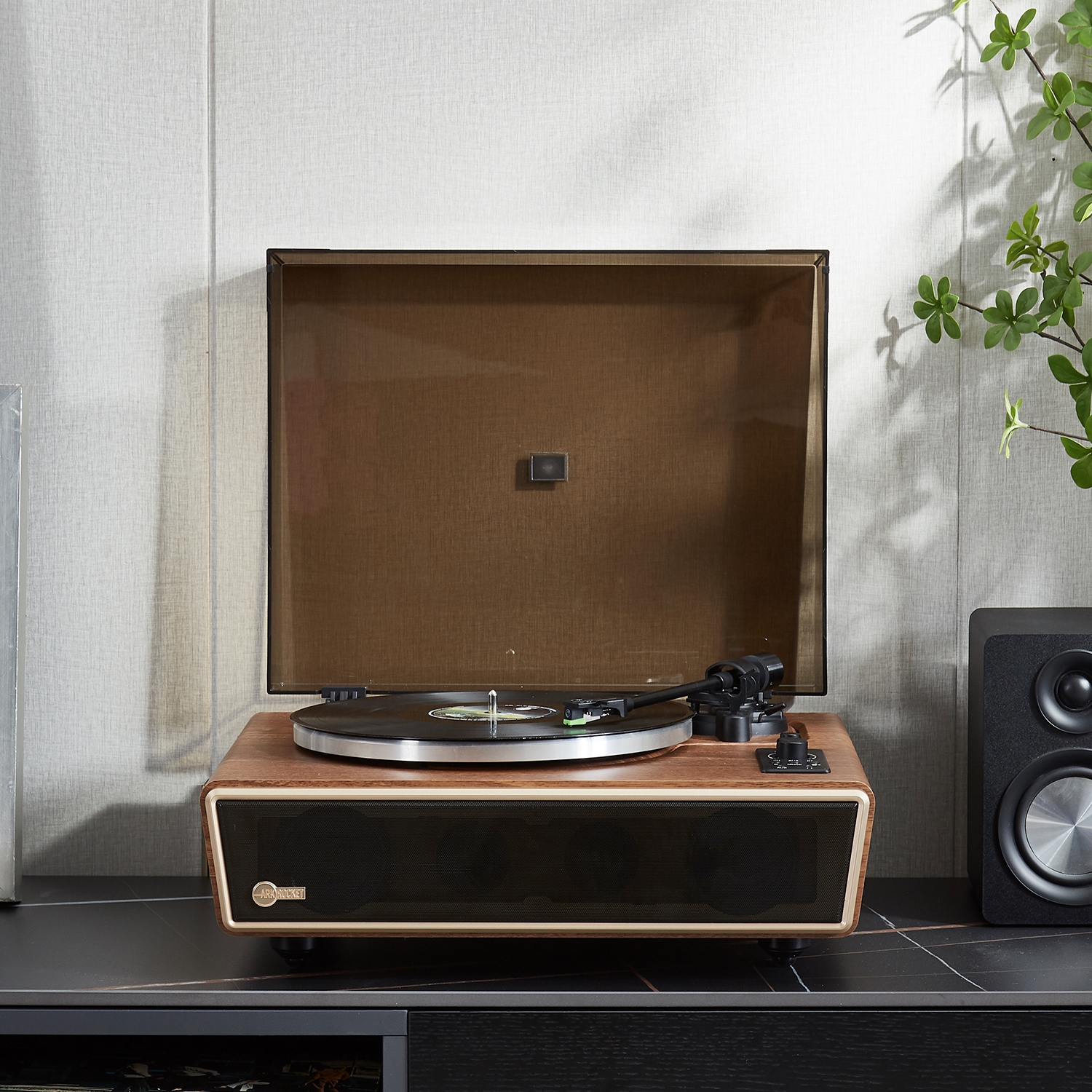 Arkrocket Huygens Bluetooth Turntable With Built-In Speakers
