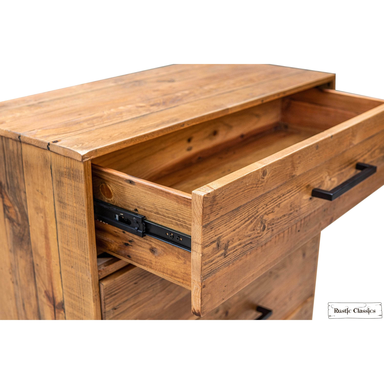 Commode rustique à 5 tiroirs en bois recyclé Cypress de Classic - épice