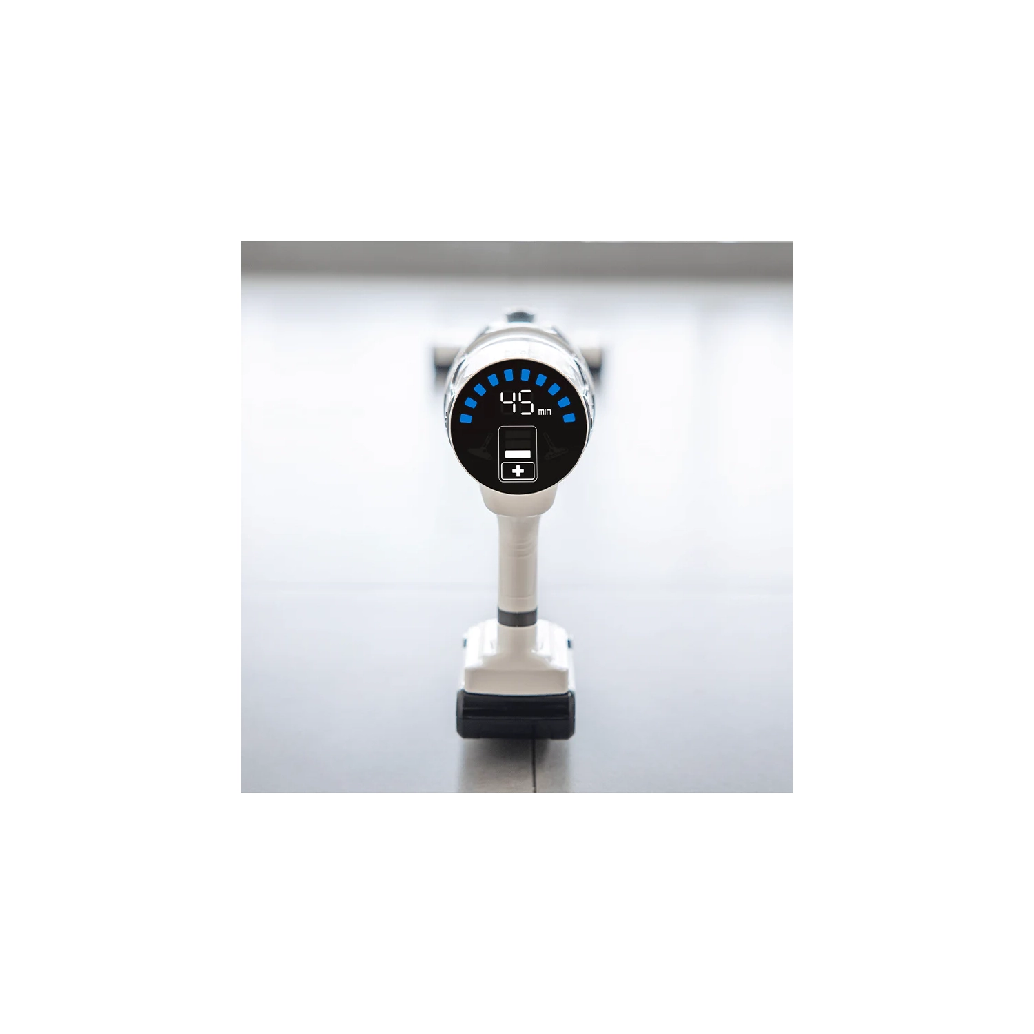 Aspirateur-balai Greenworks 24 V, batterie de 4Ah V et chargeur inclus