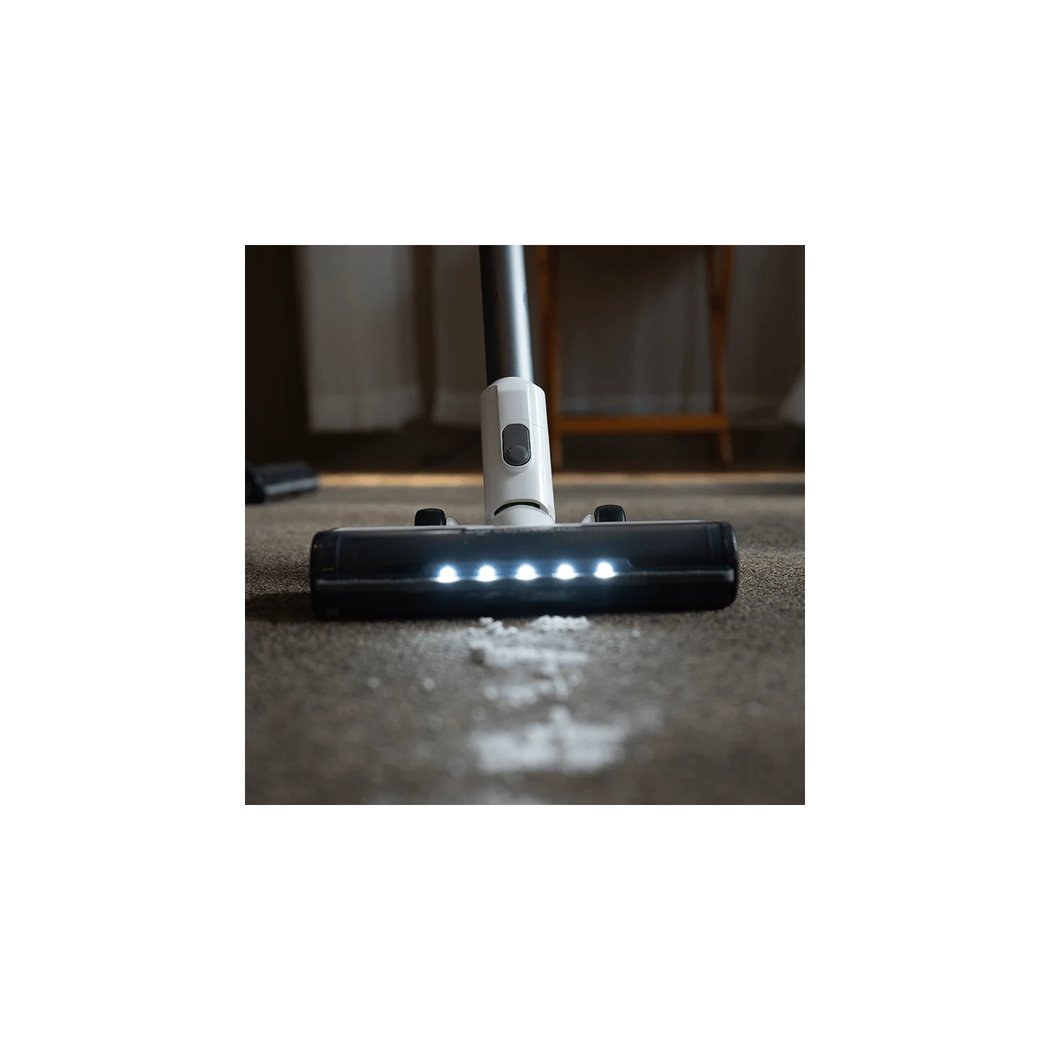 Aspirateur-balai Greenworks 24 V, batterie de 4Ah V et chargeur inclus