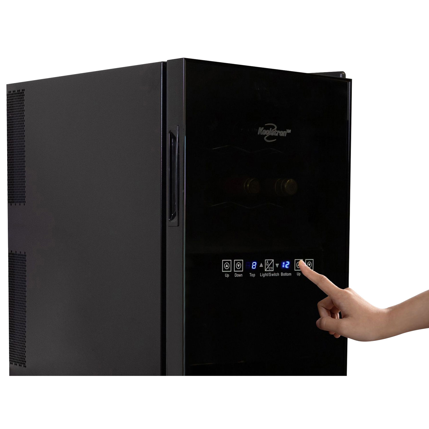 Cellier pour 18 bouteilles de 1,7 pi³ à deux températures de Koolatron - Noir