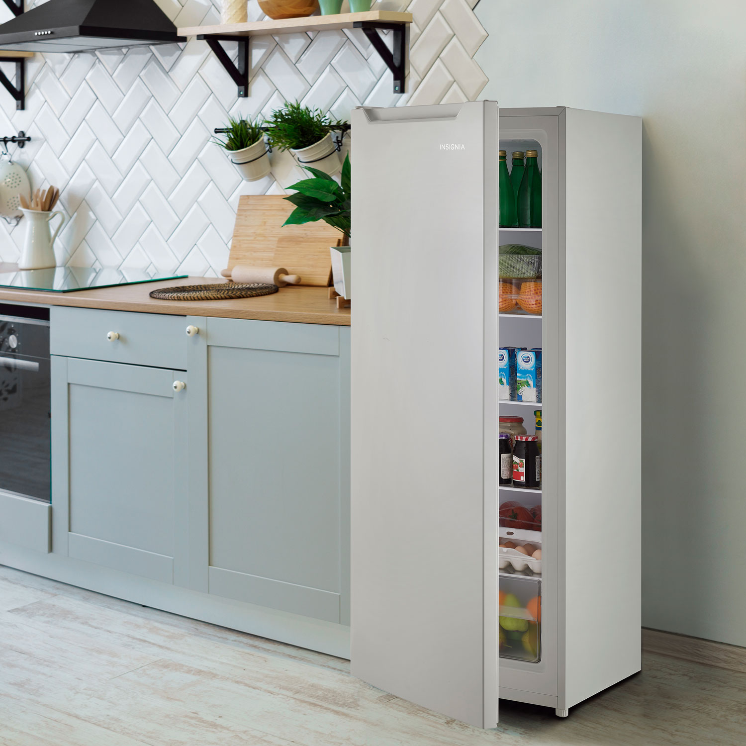 Congélateur vertical convertible pour le garage de 7,0 pi³ d'Insignia - Exclusivité de Best Buy