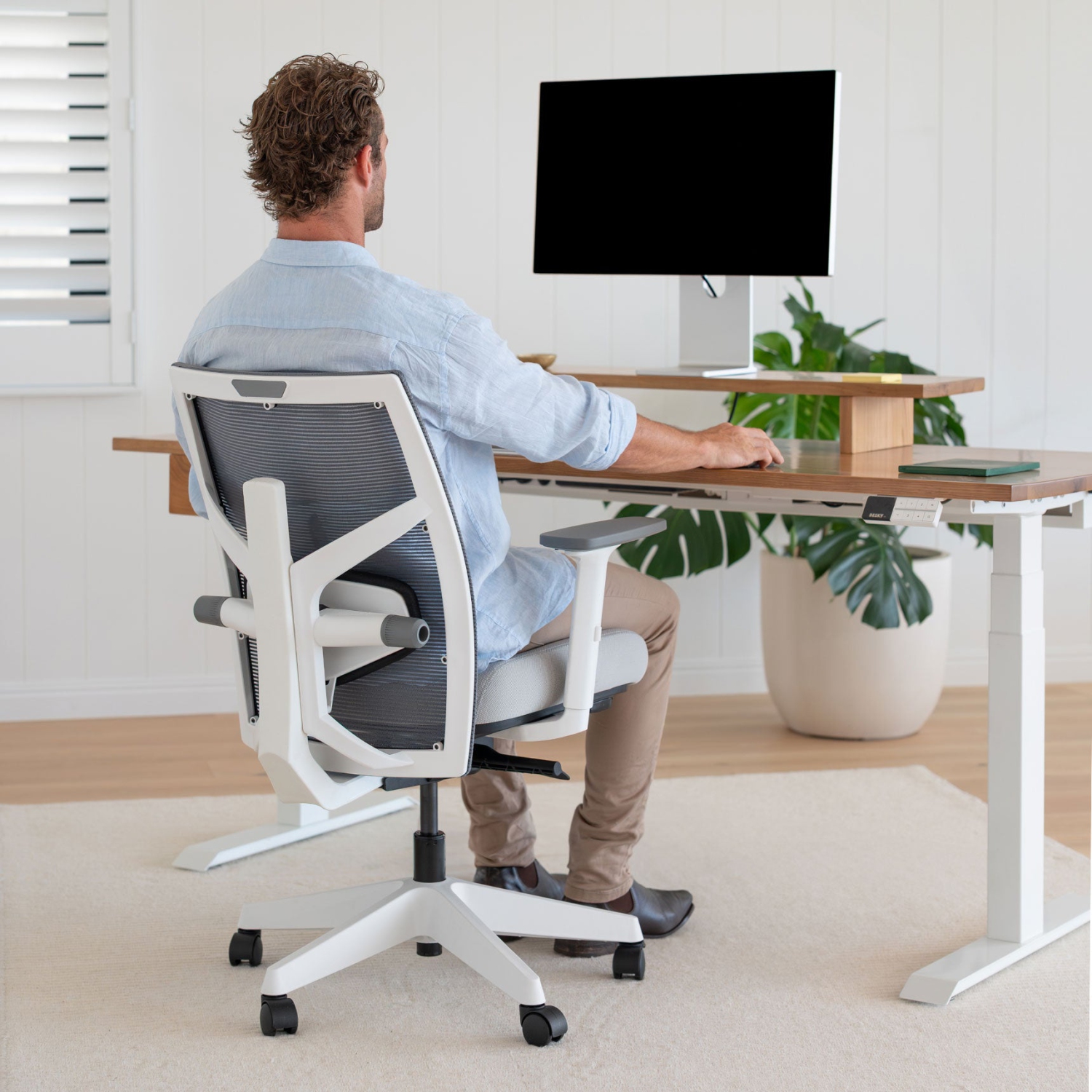 Desky Elite Ergonomic Chair with Headrest - Fully Adjustable Mesh Office Chair
