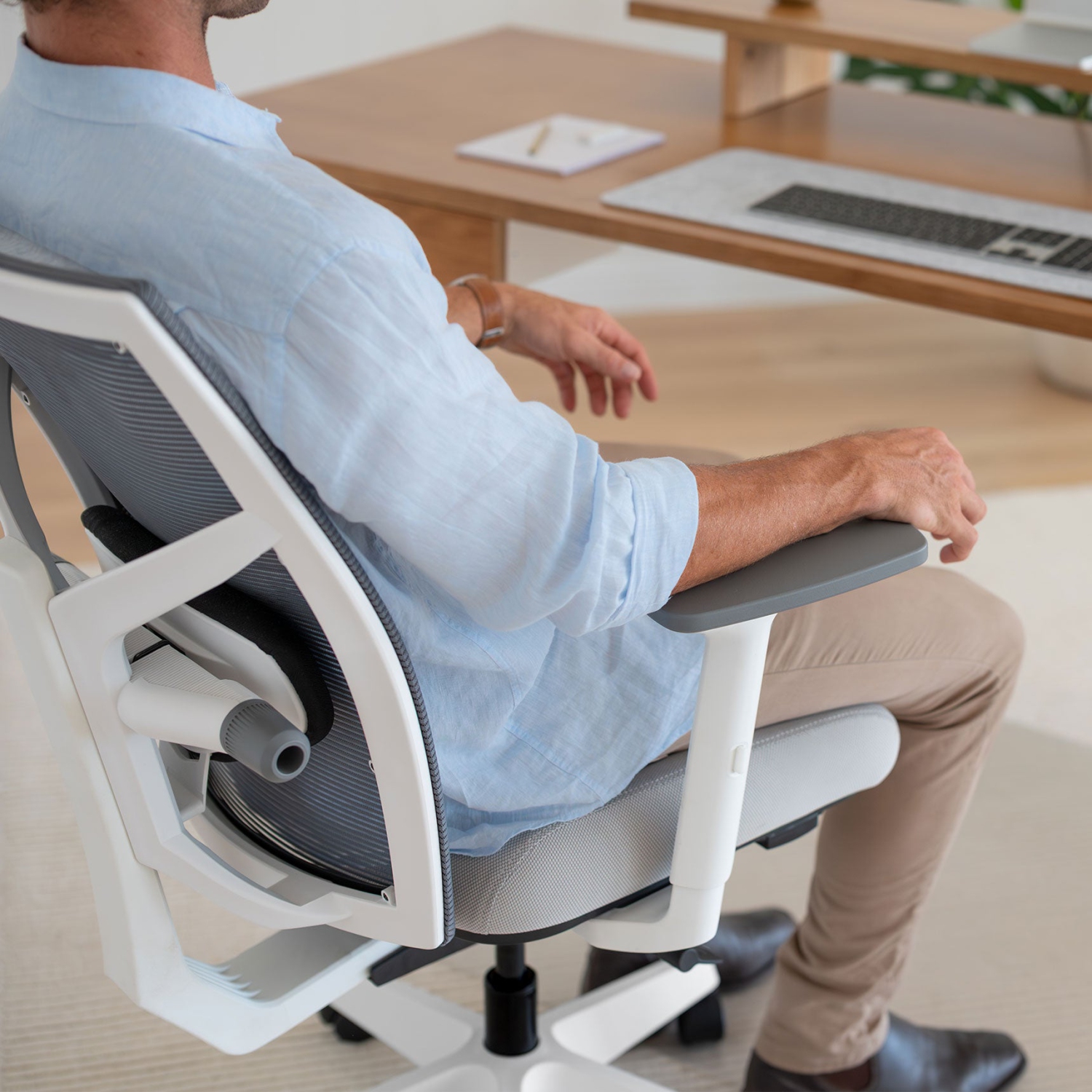 Desky Elite Ergonomic Chair with Headrest - Fully Adjustable Mesh Office Chair