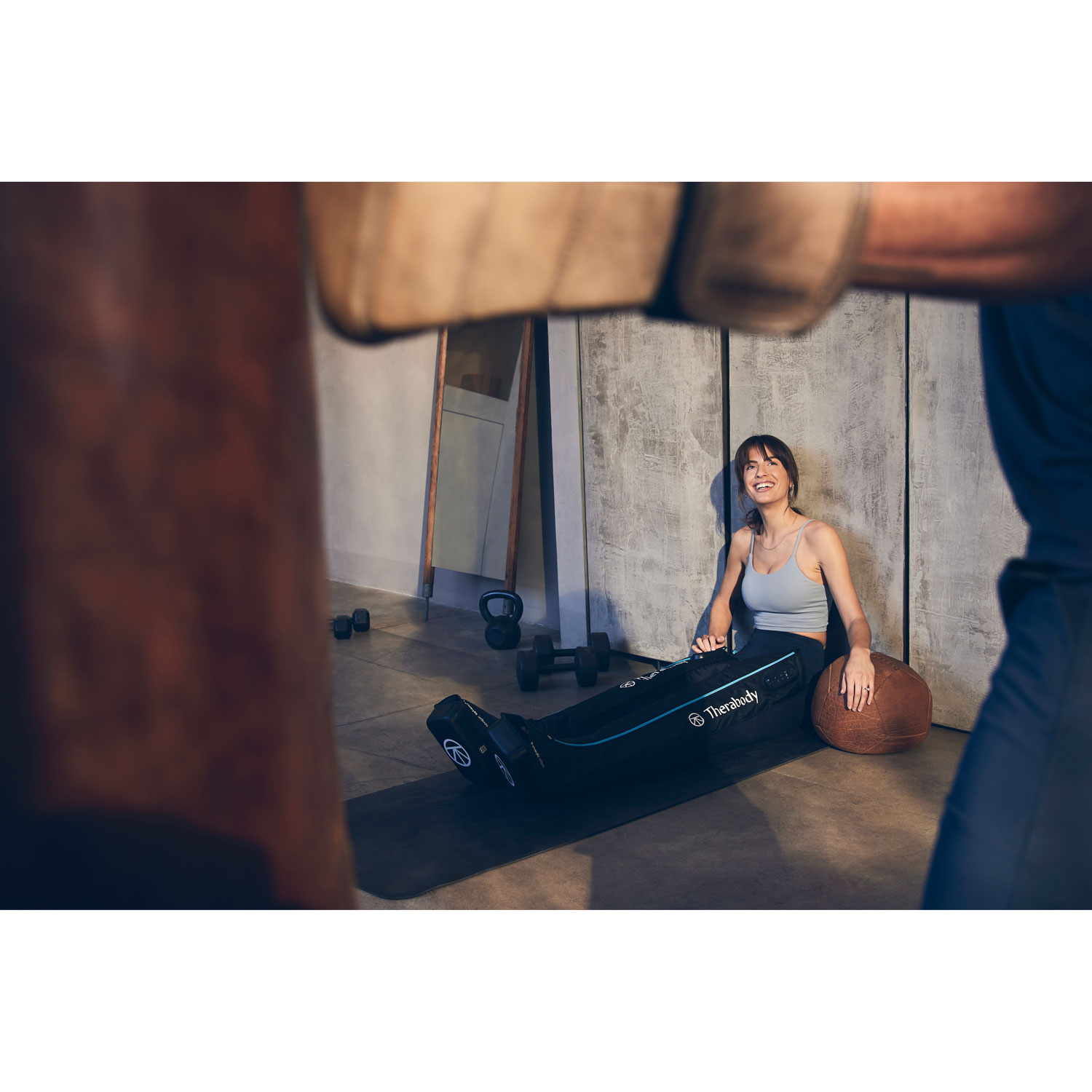 Bottes massantes à l'air RecoveryAir JetBoots de Therabody - Moyen - Noir