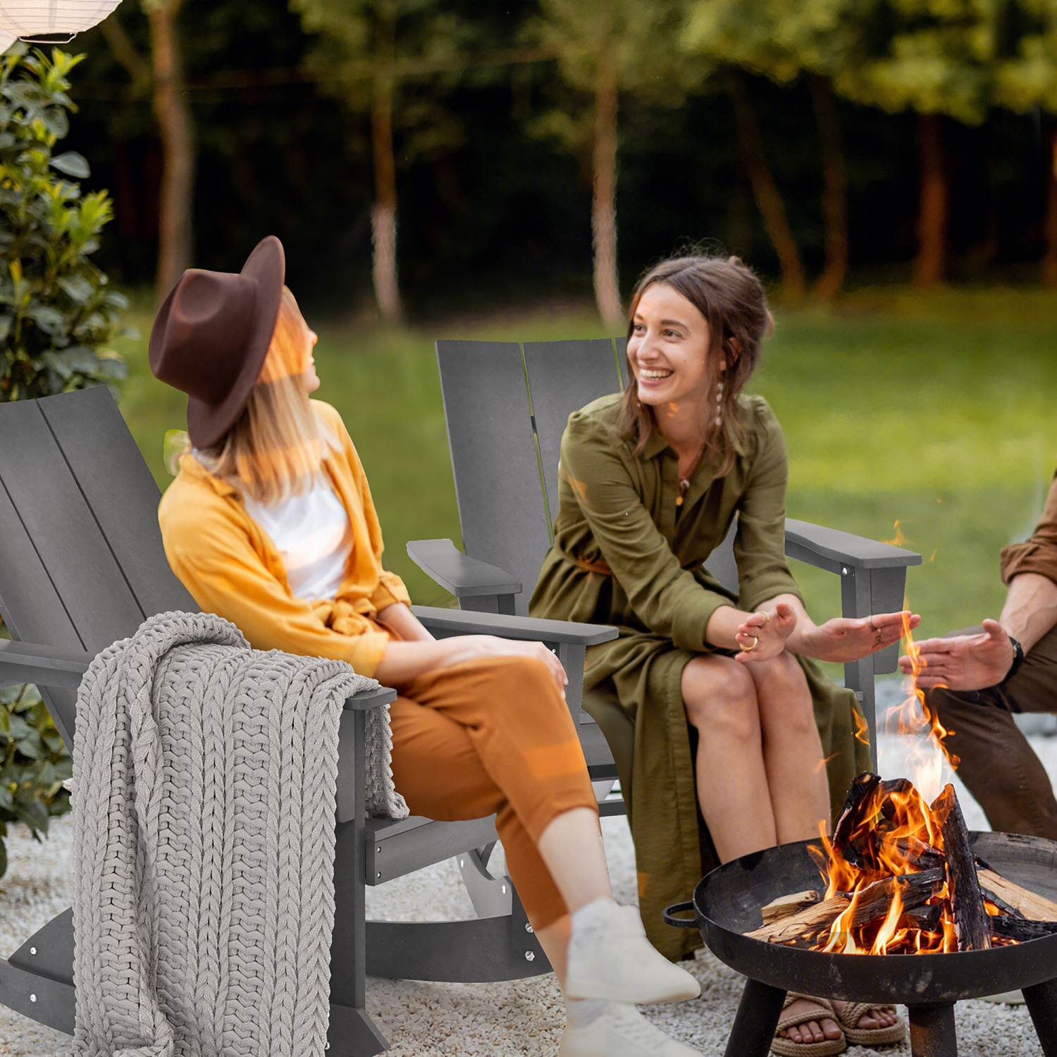 Chaise berçante Adirondack de patio de Costway en PEHD toutes saisons avec siège berçant 330lbs gris pour l'extérieur