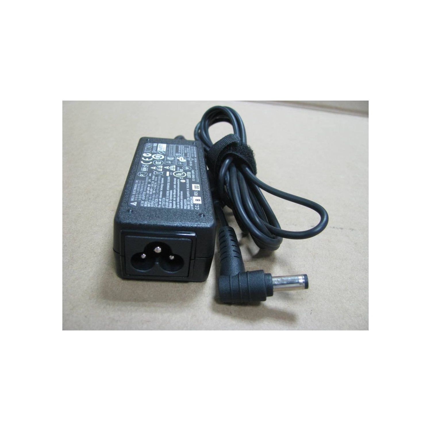 New Genuine Acer Aspire One D260-1270 D260-23797 D260-2380 D260-2455 D260-2680 AC Adapter Charger 40W