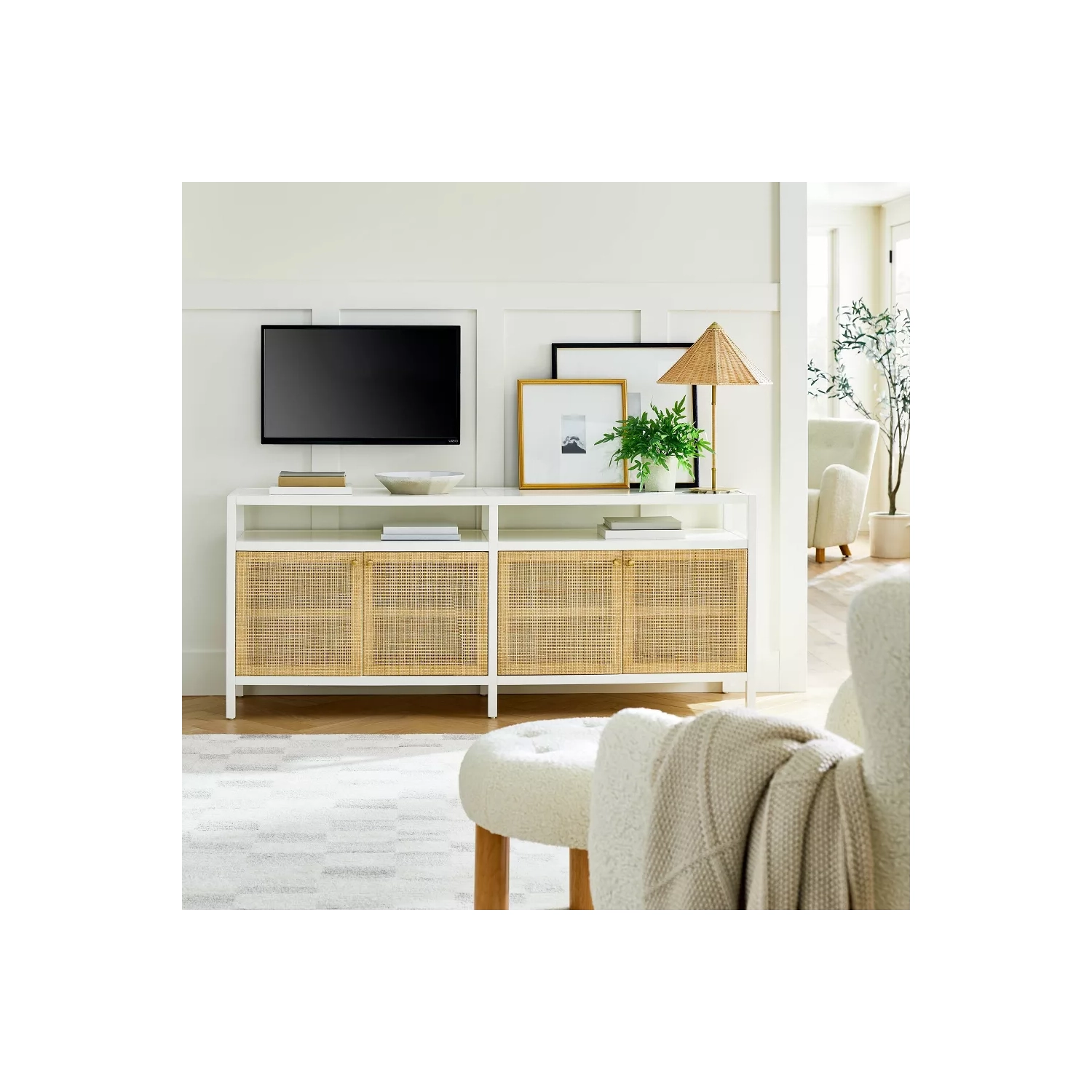 Meuble à porte en caned de Springville pour téléviseur de 72 po et moins - Blanc