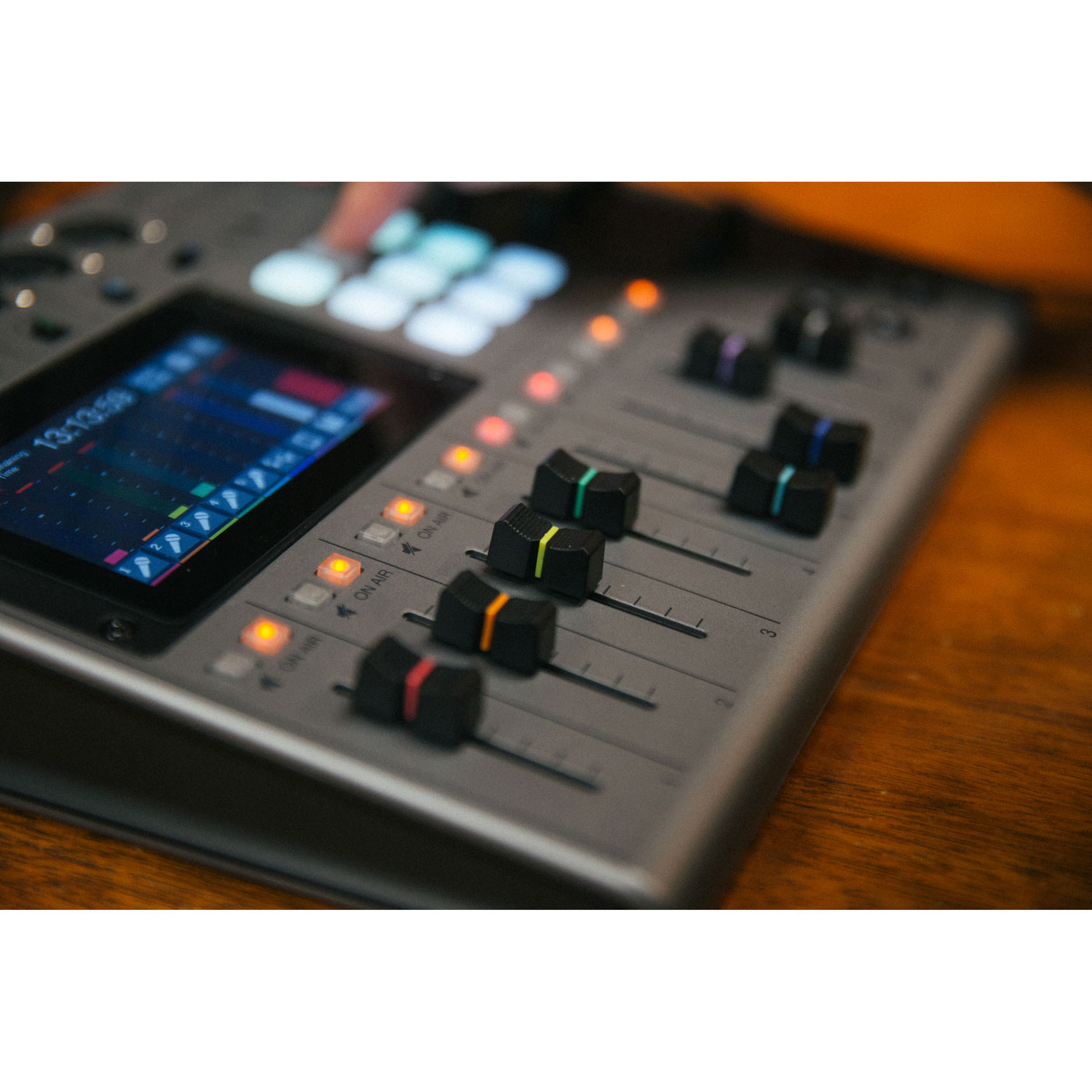 Zoom Pod Track P8 6-Channel Podcast Mixer