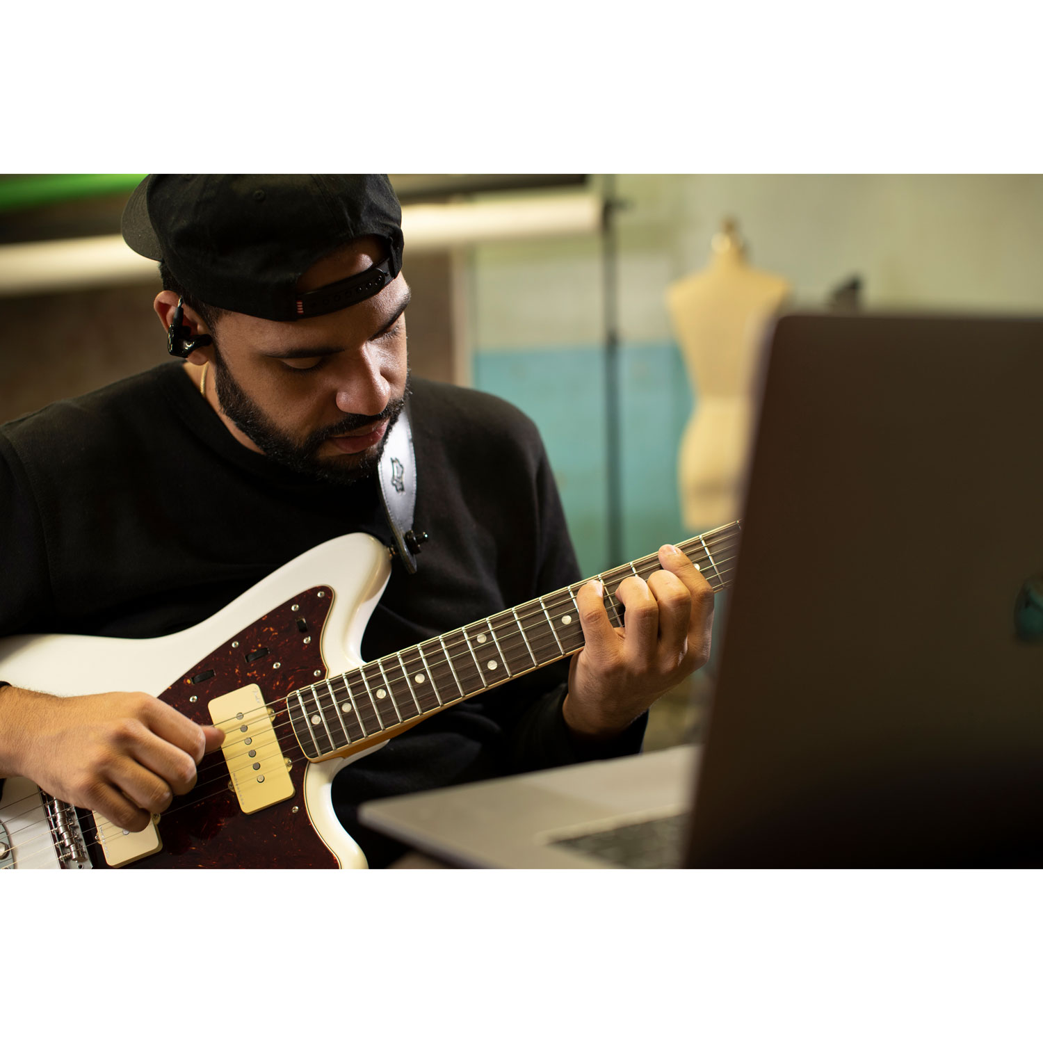 Zoom G6 Multi-Effects Processor for Guitarists - Black