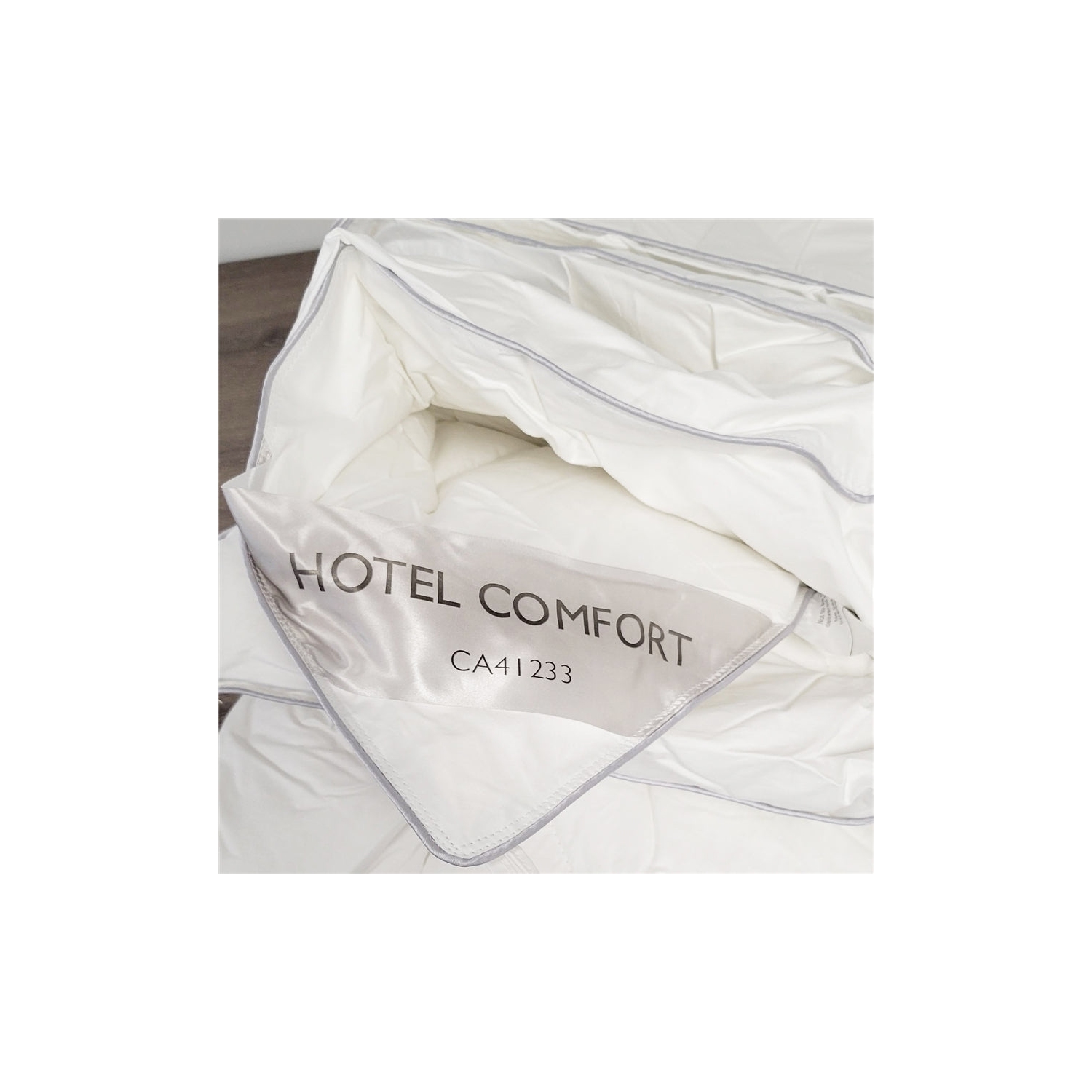 Cotton House - Hotel Comfort Synthetic Duvet, 100% Cotton, 100% MicroGel Fiber 3D Filling, King Size, White