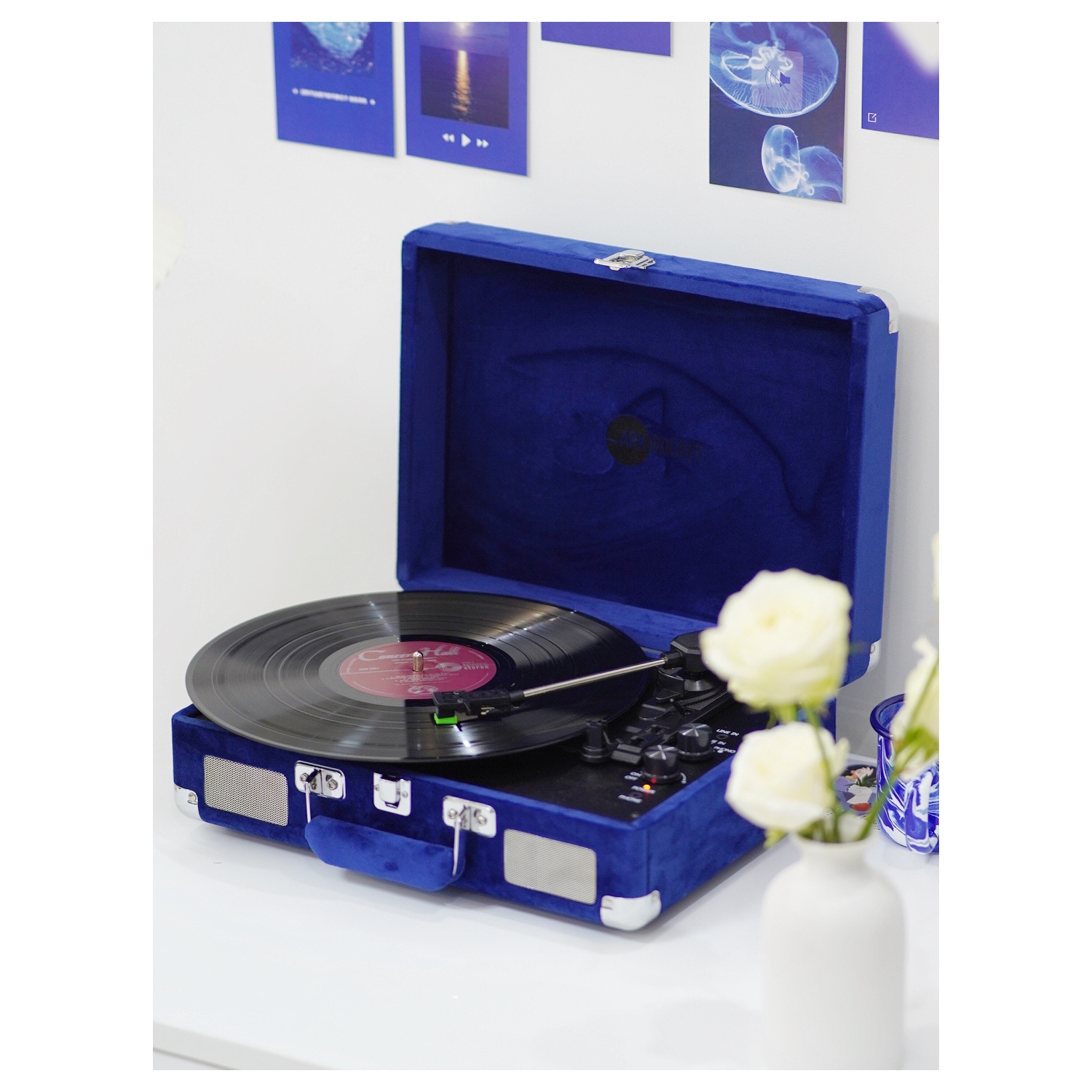 Tourne-disque rétro Bluetooth à 3 vitesses de la valise ArkRocket Cursity avec haut-parleurs intégrés - Bleu Klein