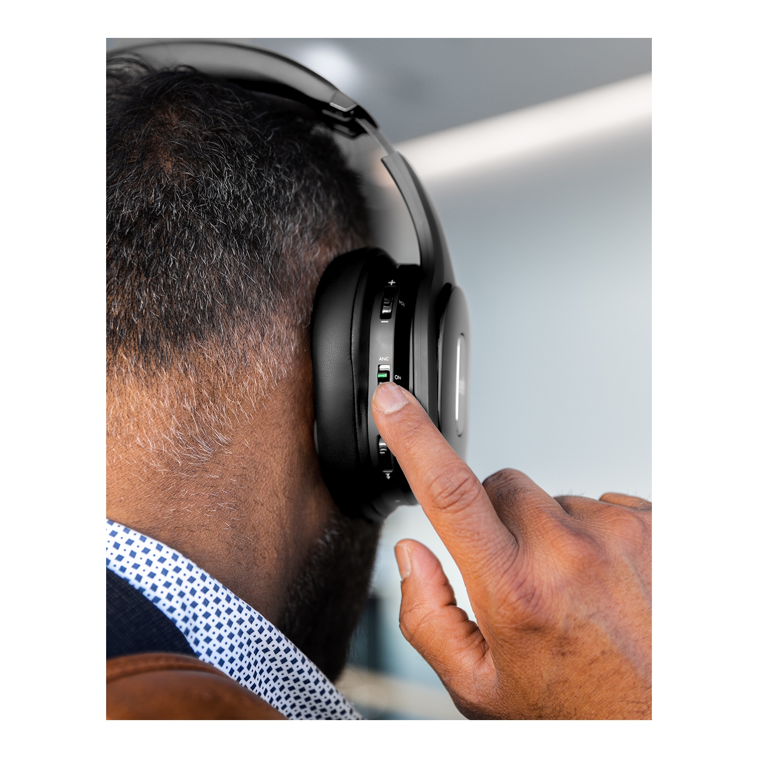 PSB Speakers M4U 9 BLK Over-Ear Wireless Active Noise Cancelling Headphone, Jet Black