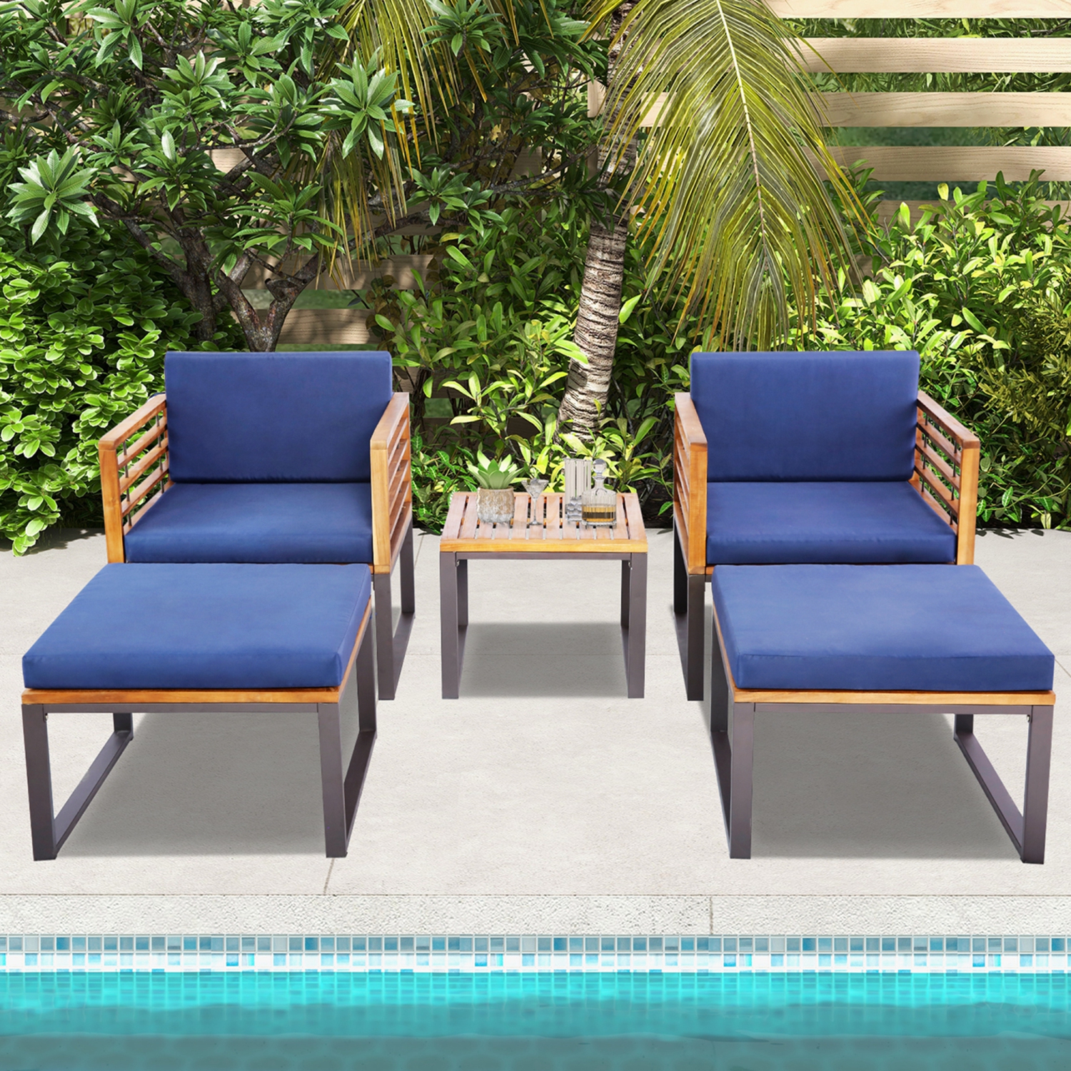 Ensemble patio 5pcs de Costway avec chaise rembourrée en bois d'acacia et pouf/table d'appoint, bleu marine