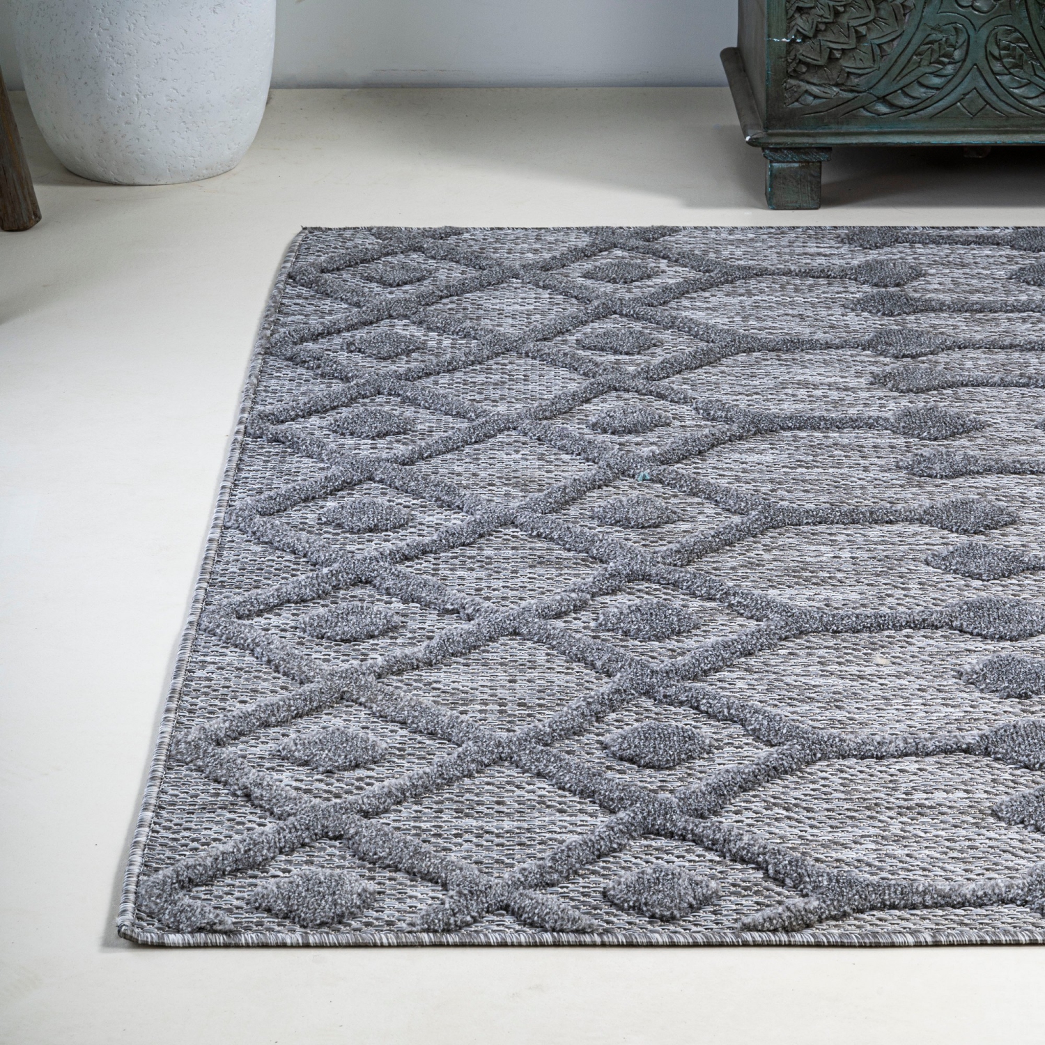 Peralta Moroccan Diamond Indoor/Outdoor Area Rug