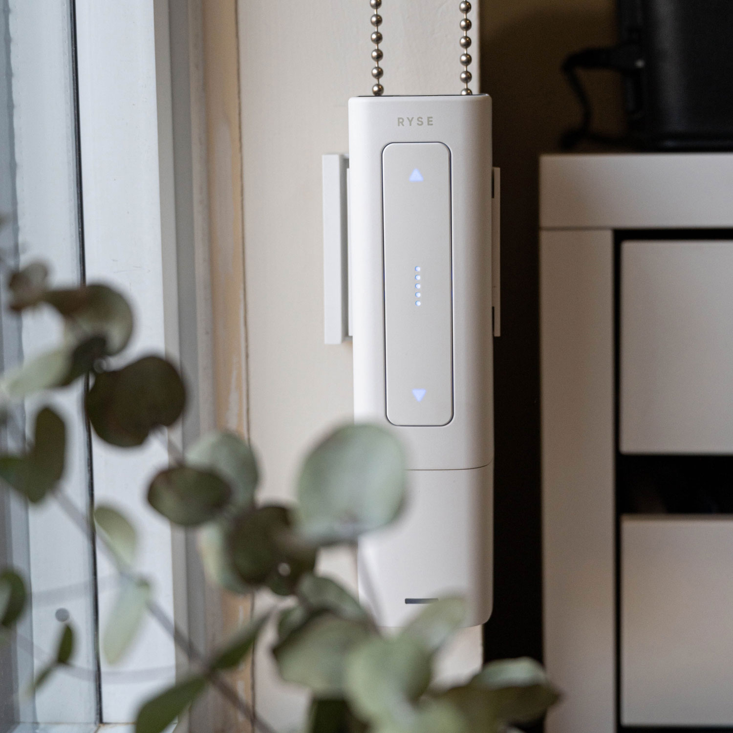 Moteur de stores intelligents SmartShade avec bloc-piles de RYSE - Blanc