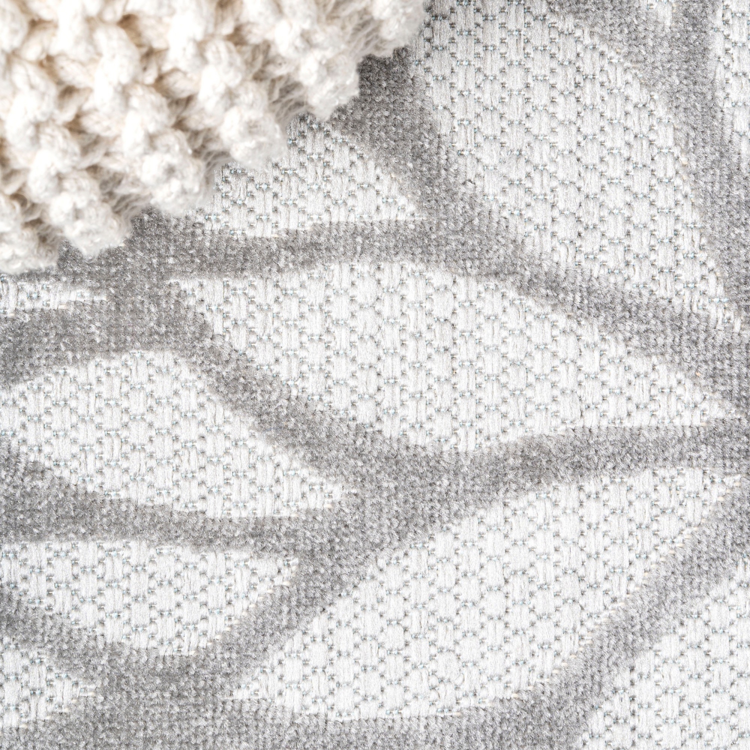 Minori Floral Indoor/Outdoor Area Rug