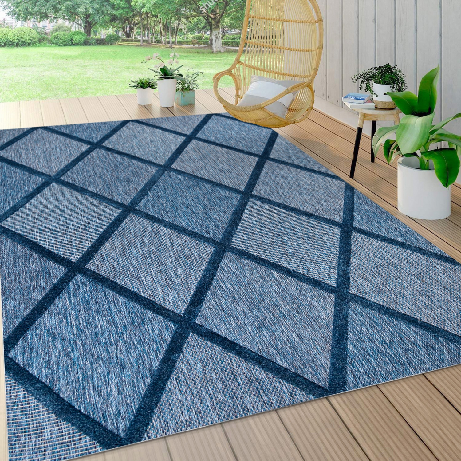 Salines Diamond Trellis Indoor/Outdoor Area Rug