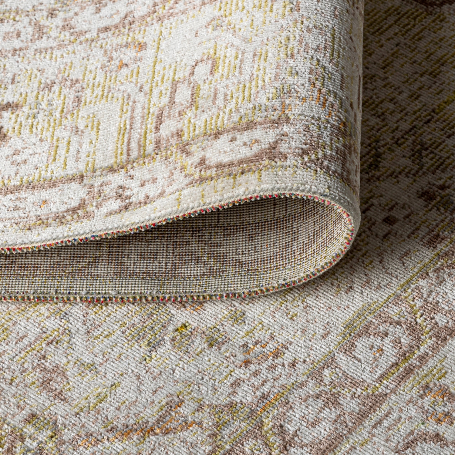 Tapis décoratif à motif de médaillon tribal Lila