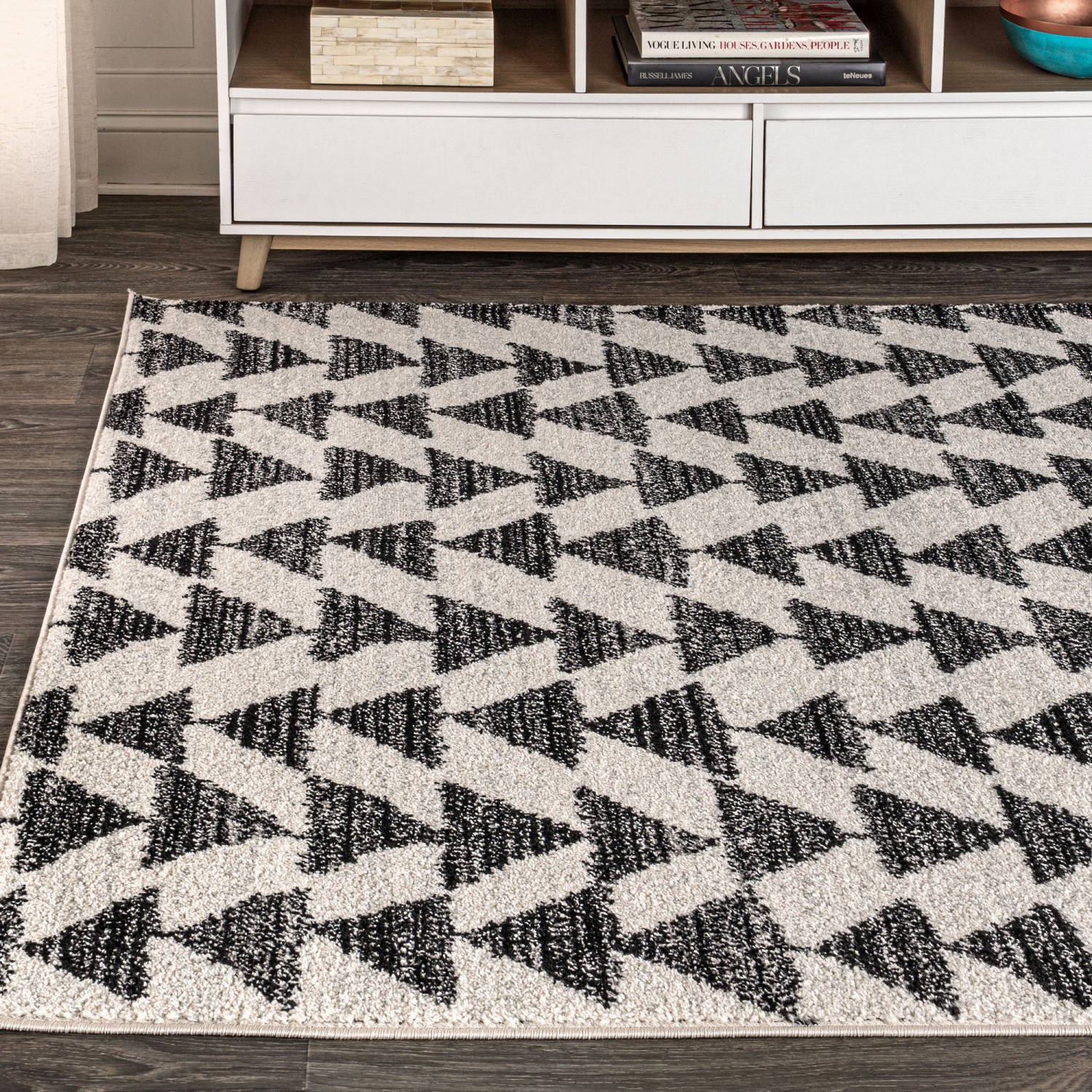 Aisha Moroccan Triangle Geometric Area Rug