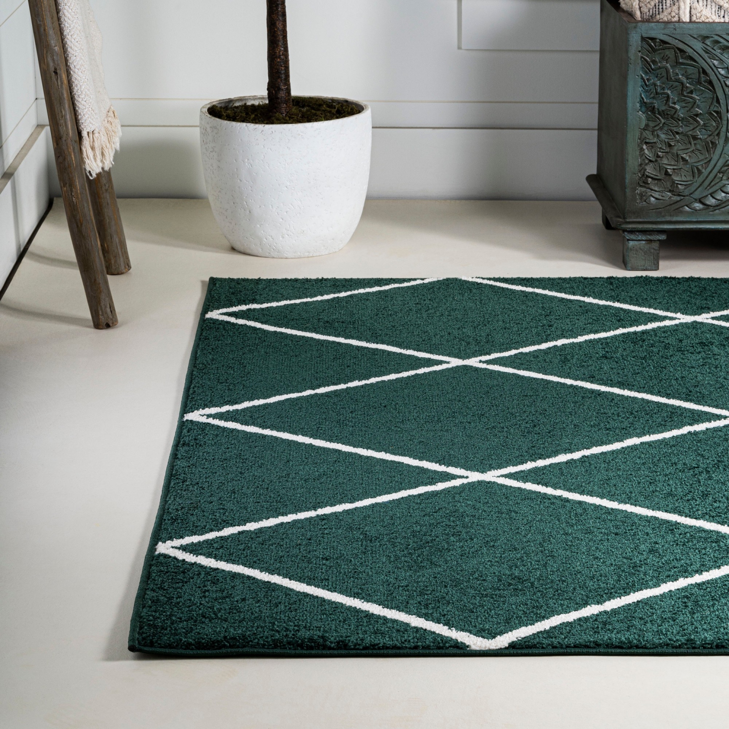 Cole Minimalist Diamond Trellis Area Rug