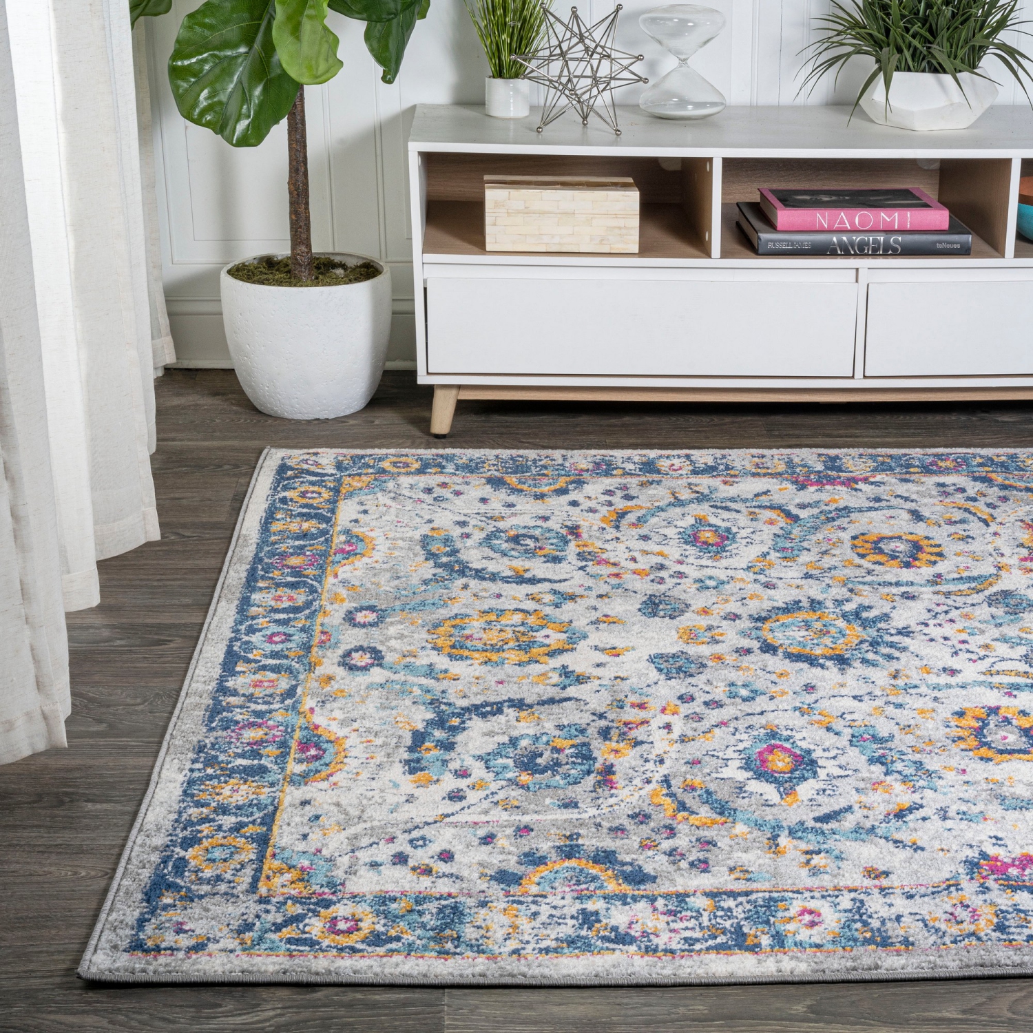 Izil Modern Persian Area Rug