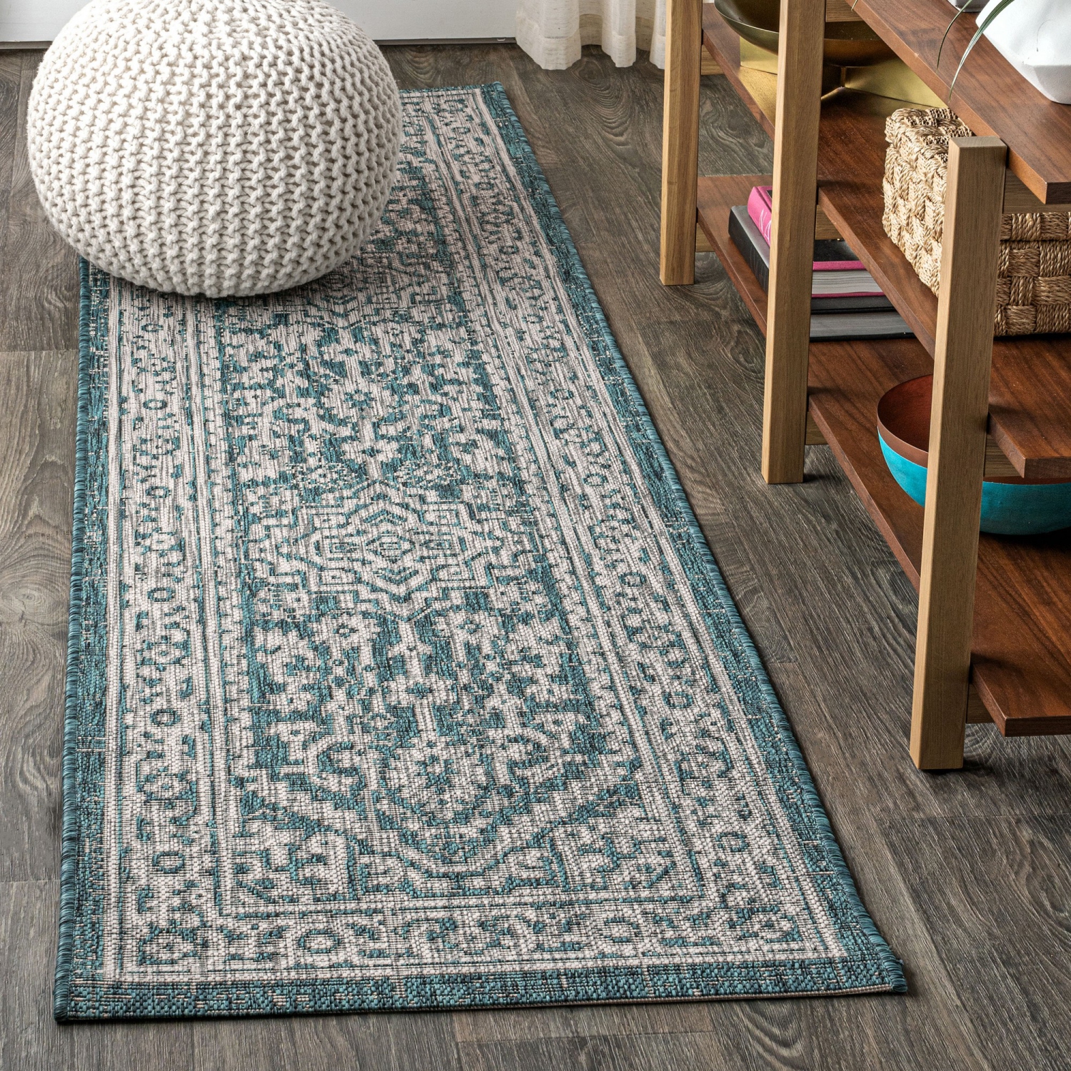 Sinjuri Medallion Textured Weave Indoor/Outdoor Area Rug