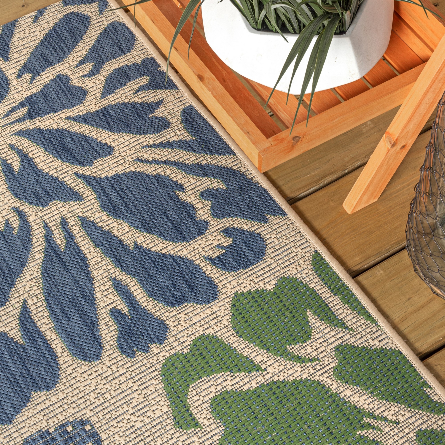 Zinnia Modern Floral Textured Weave Indoor/Outdoor Area Rug