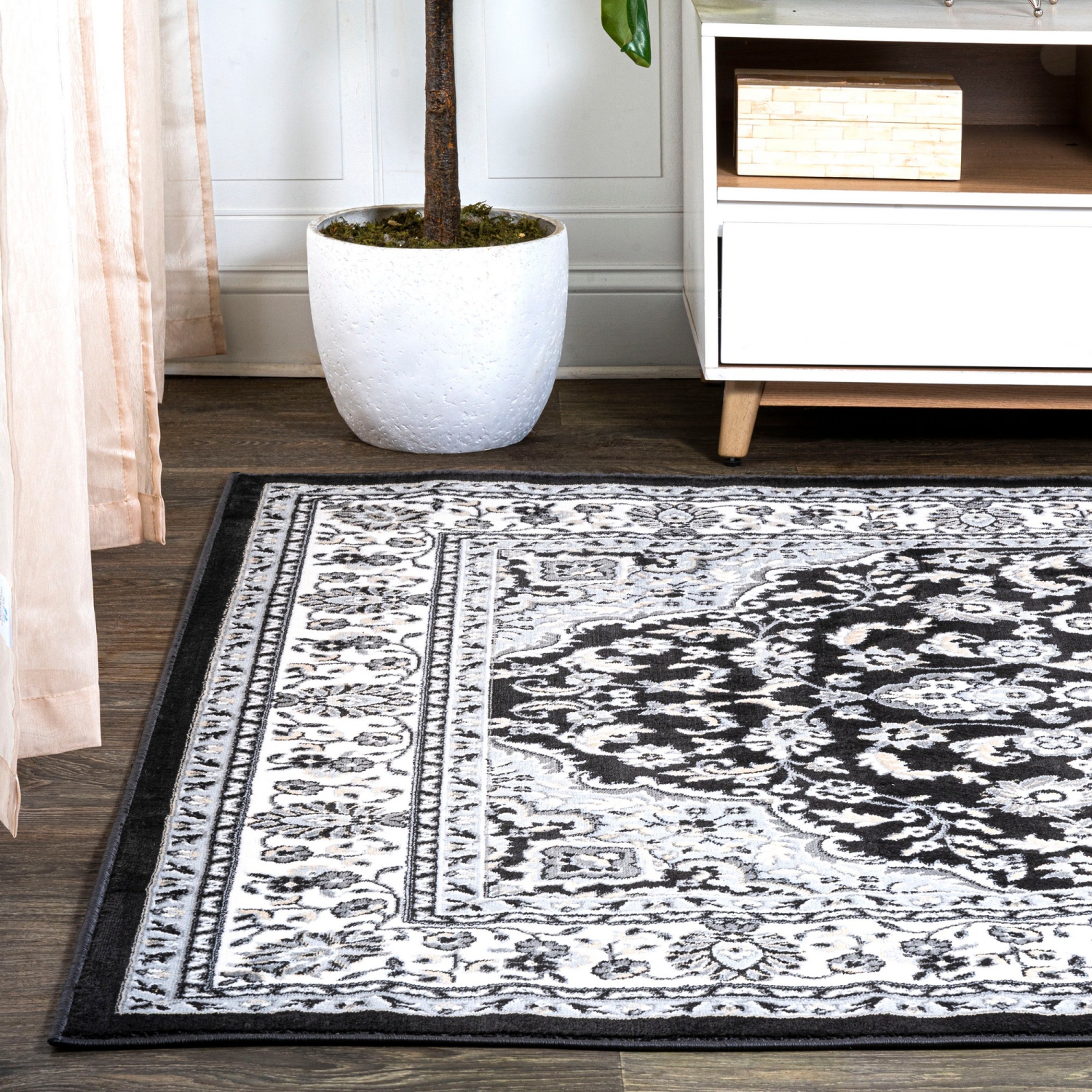 Palmette Modern Persian Floral Area Rug