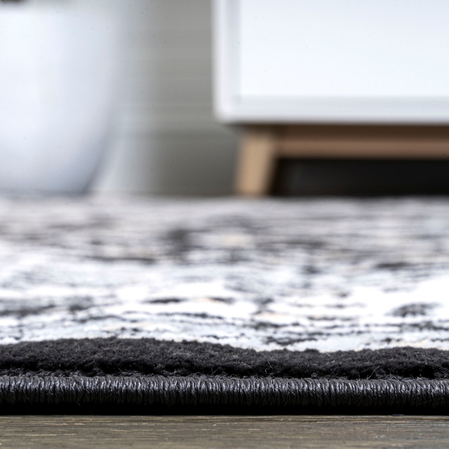 Palmette Modern Persian Floral Area Rug