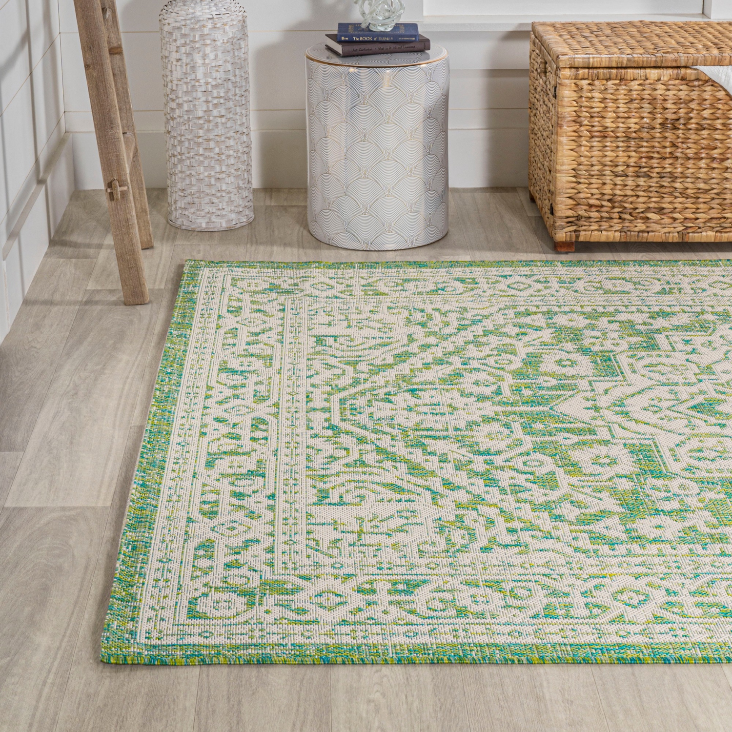 Sinjuri Medallion Textured Weave Indoor/Outdoor Area Rug