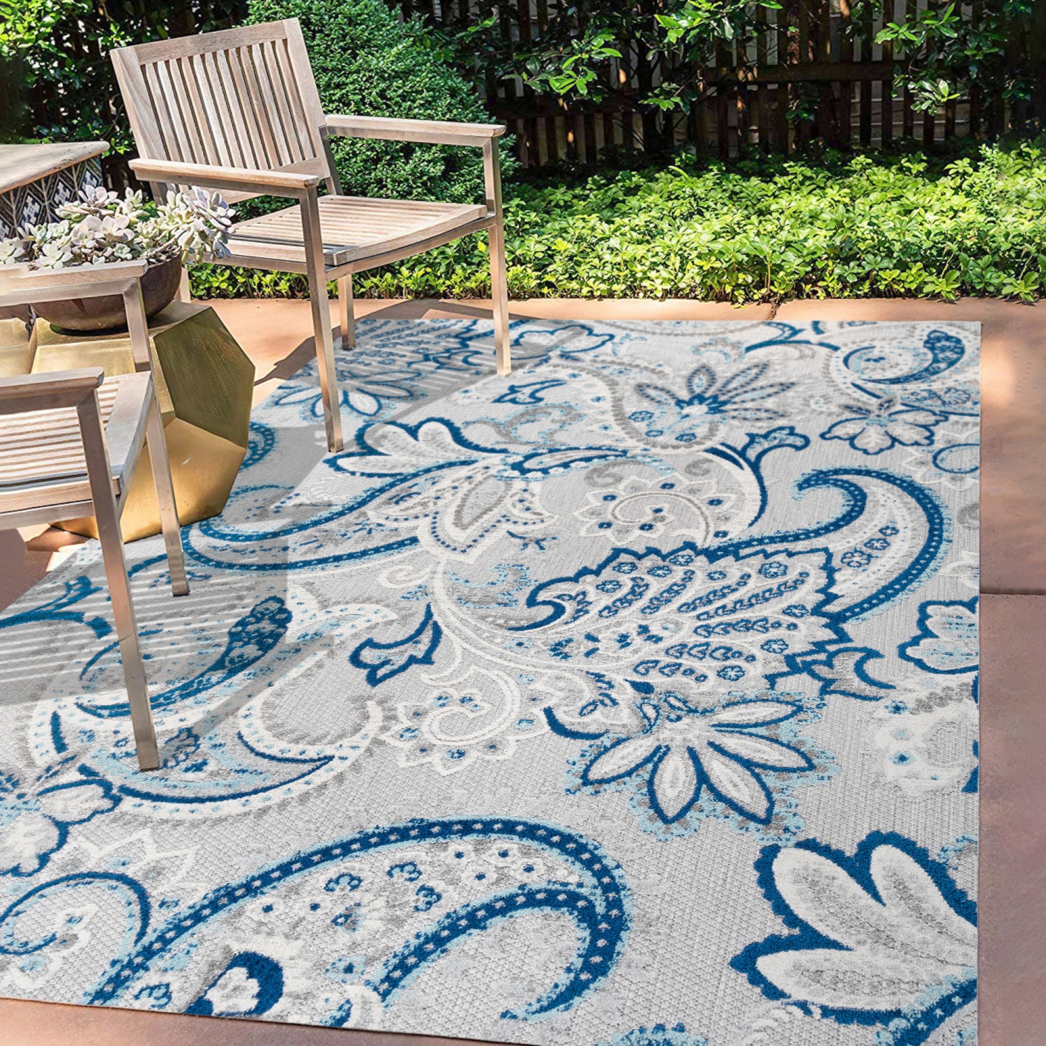 Gordes Paisley High-Low Indoor/Outdoor Area Rug