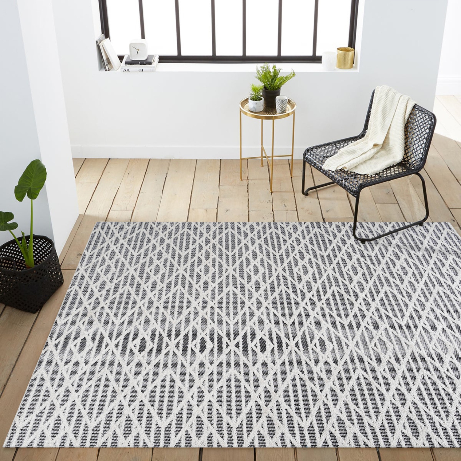 Ararat High-Low Pile Moroccan Diamond Modern Indoor/Outdoor Area Rug