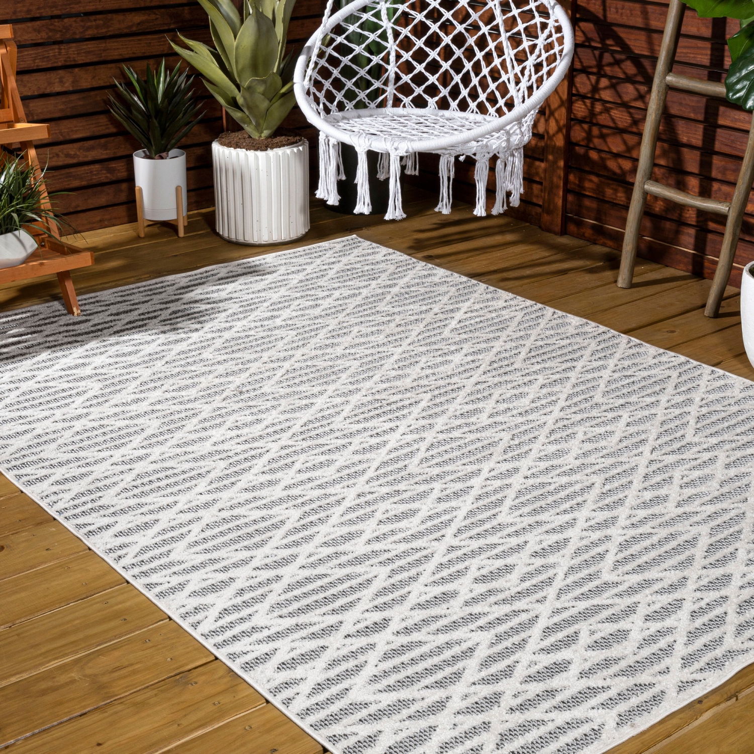 Ararat High-Low Pile Moroccan Diamond Modern Indoor/Outdoor Area Rug