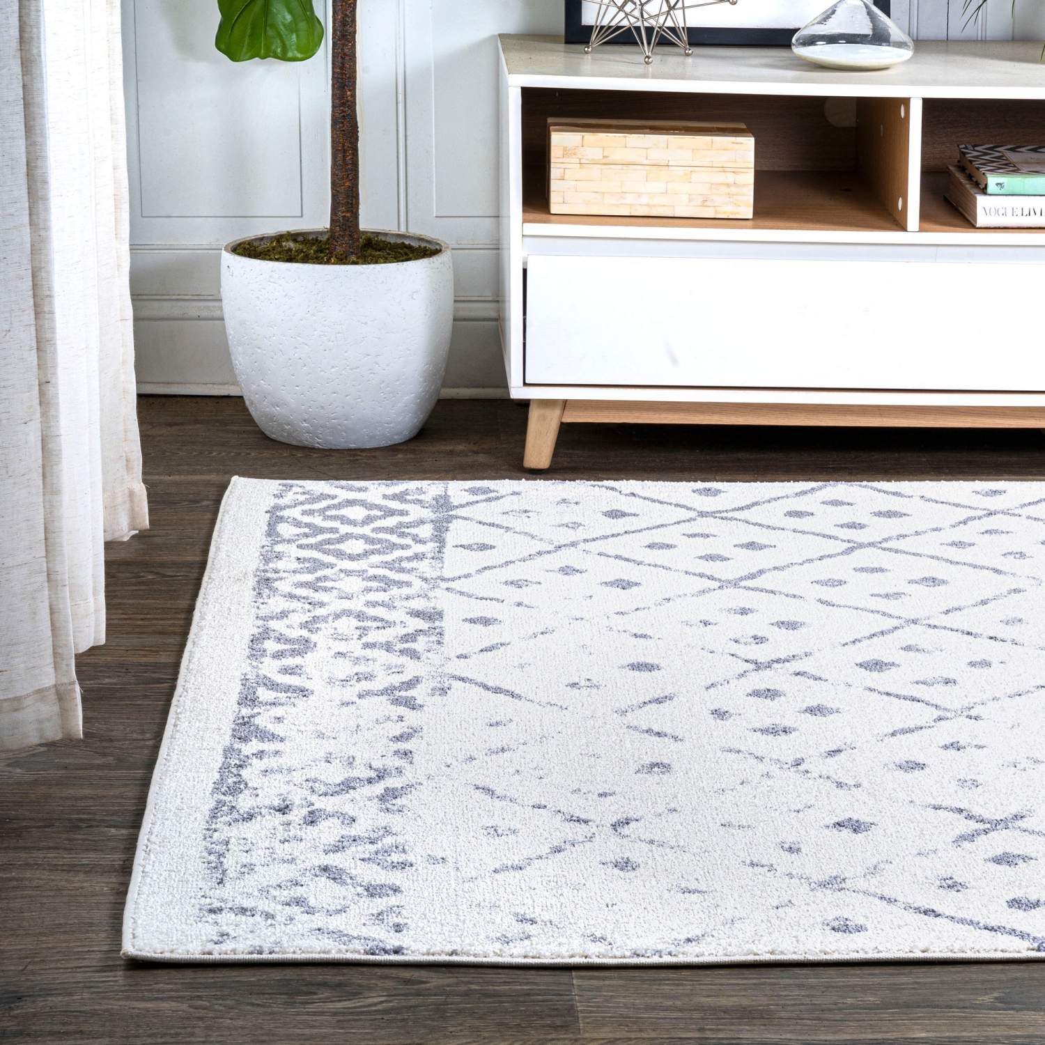 Juba Moroccan Geometric Diamond Area Rug