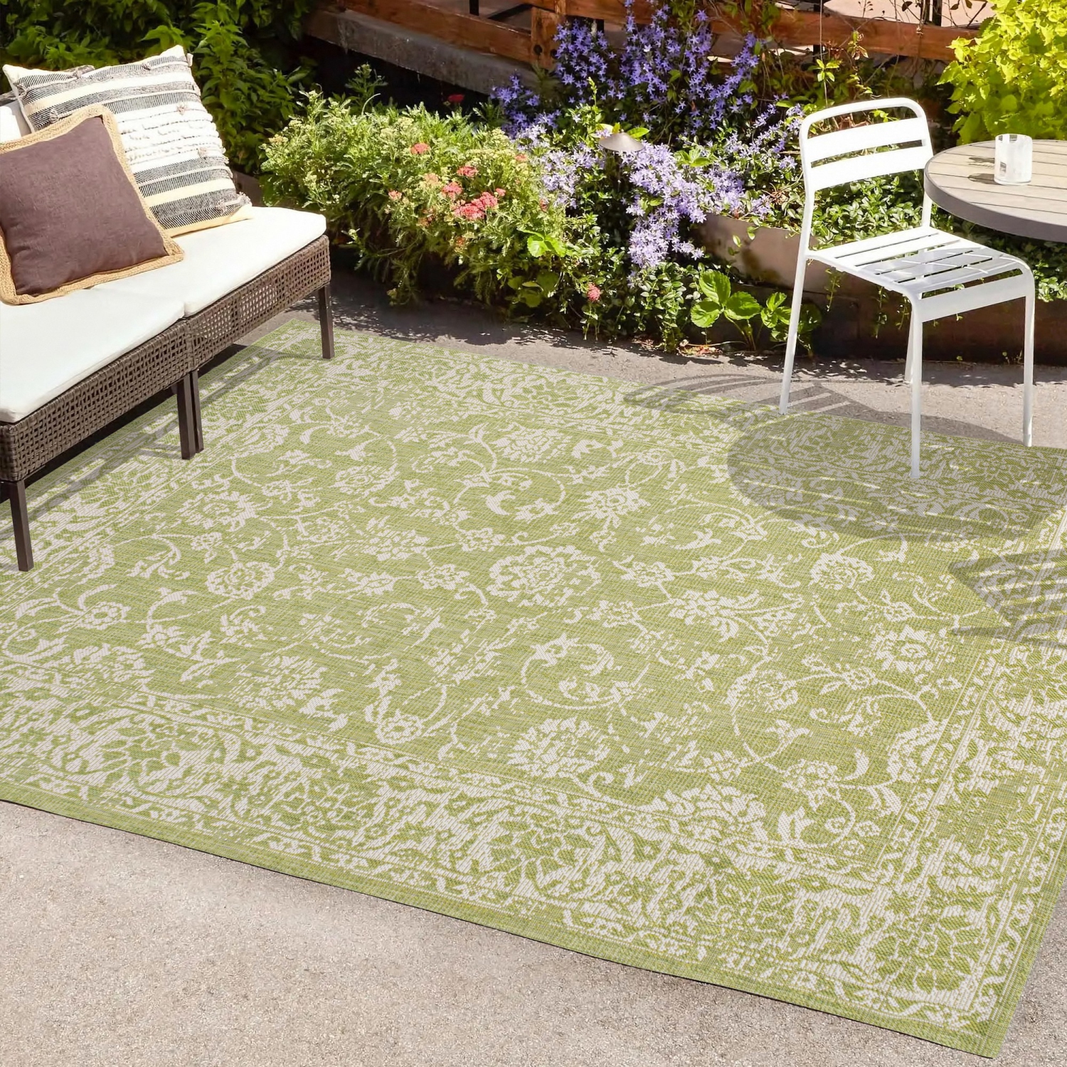Tela Bohemian Textured Weave Floral Indoor/Outdoor Area Rug