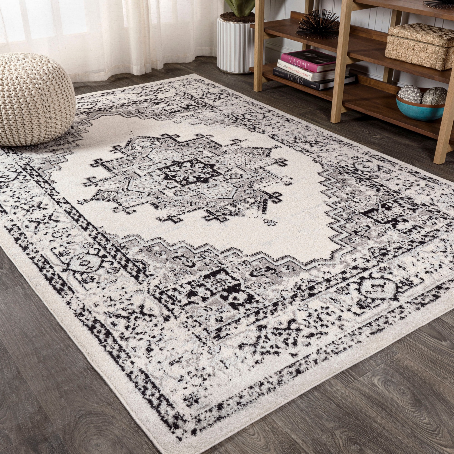 Inigo Cottage Medallion Area Rug