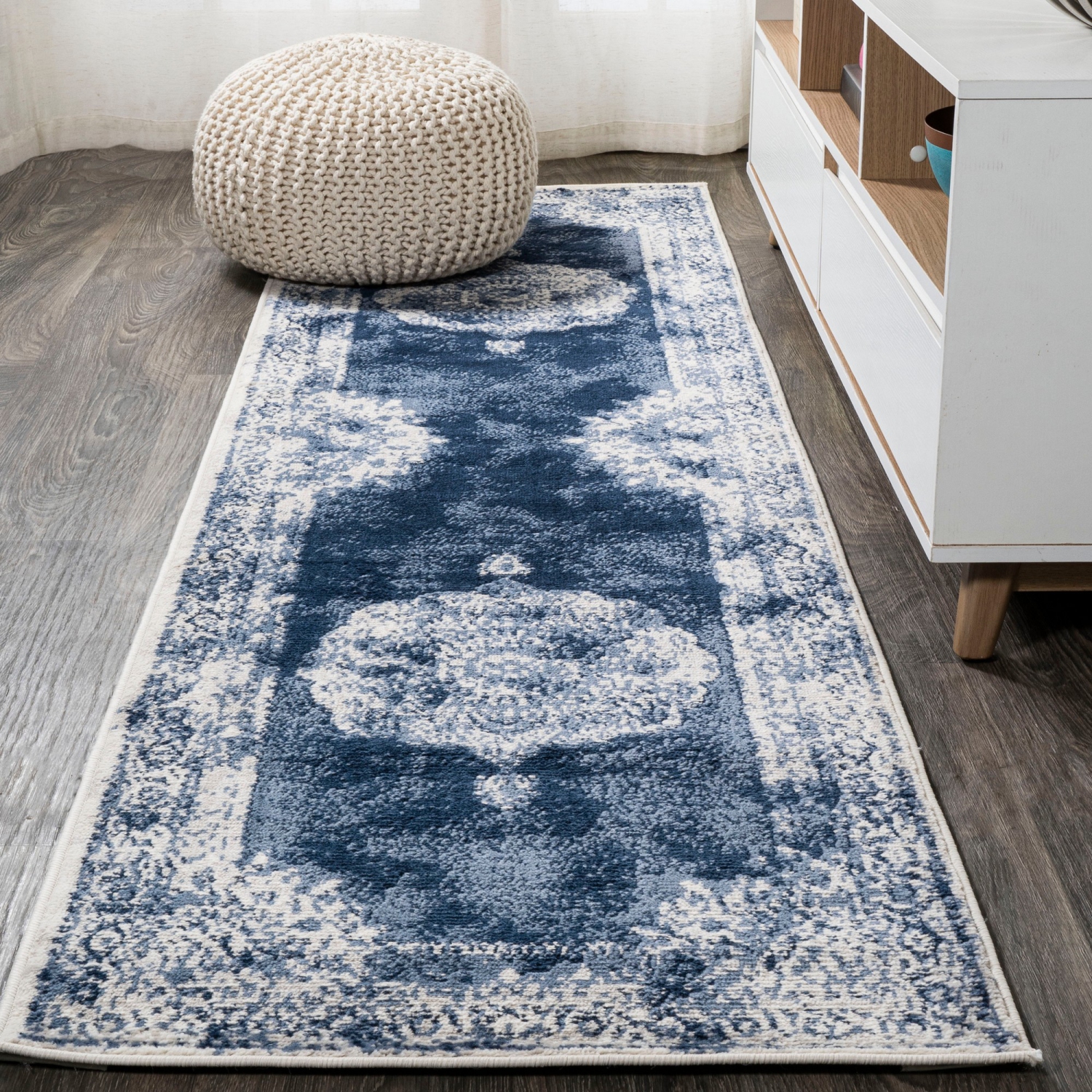 Kelly Rosalia Cottage Medallion Area Rug
