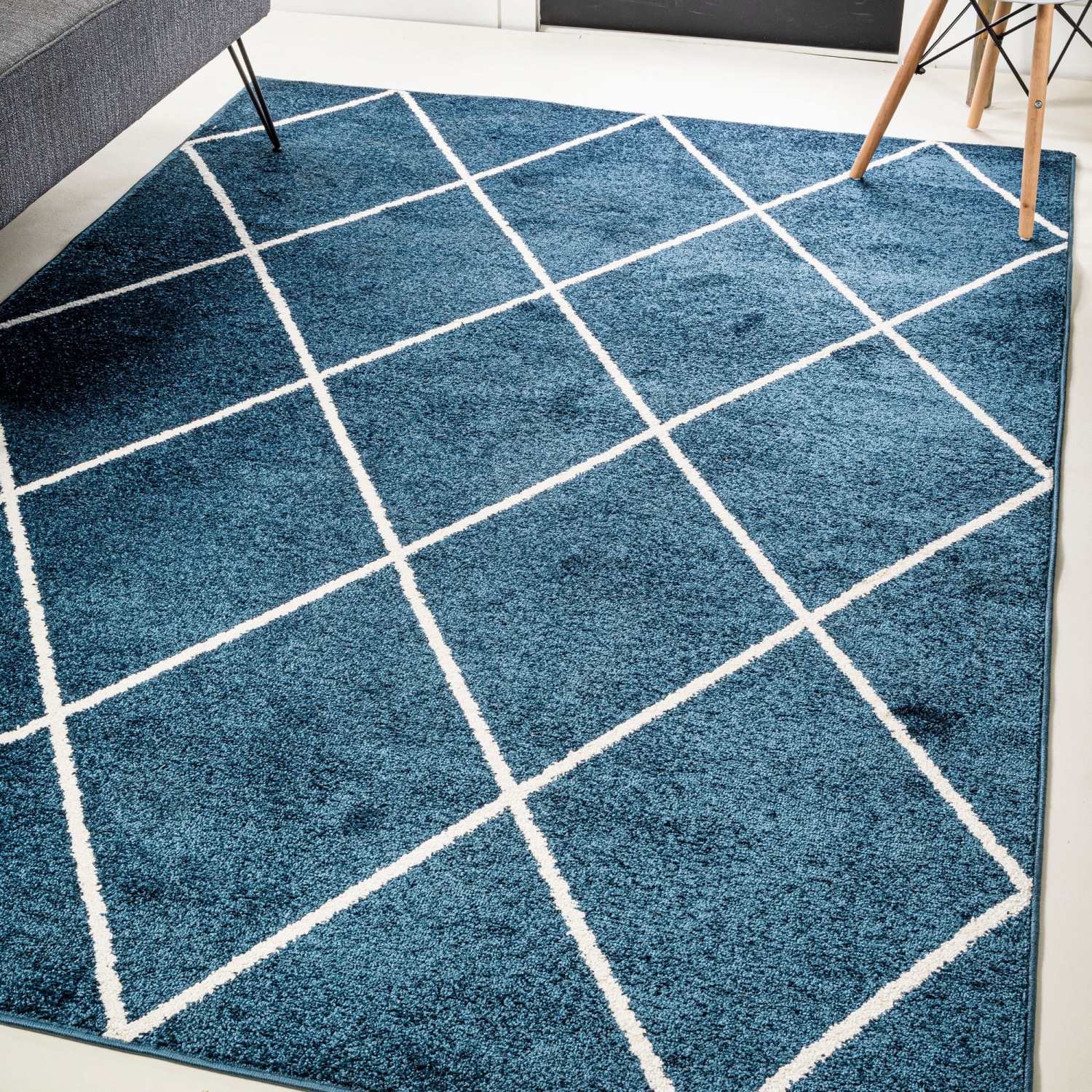 Cole Minimalist Diamond Trellis Area Rug