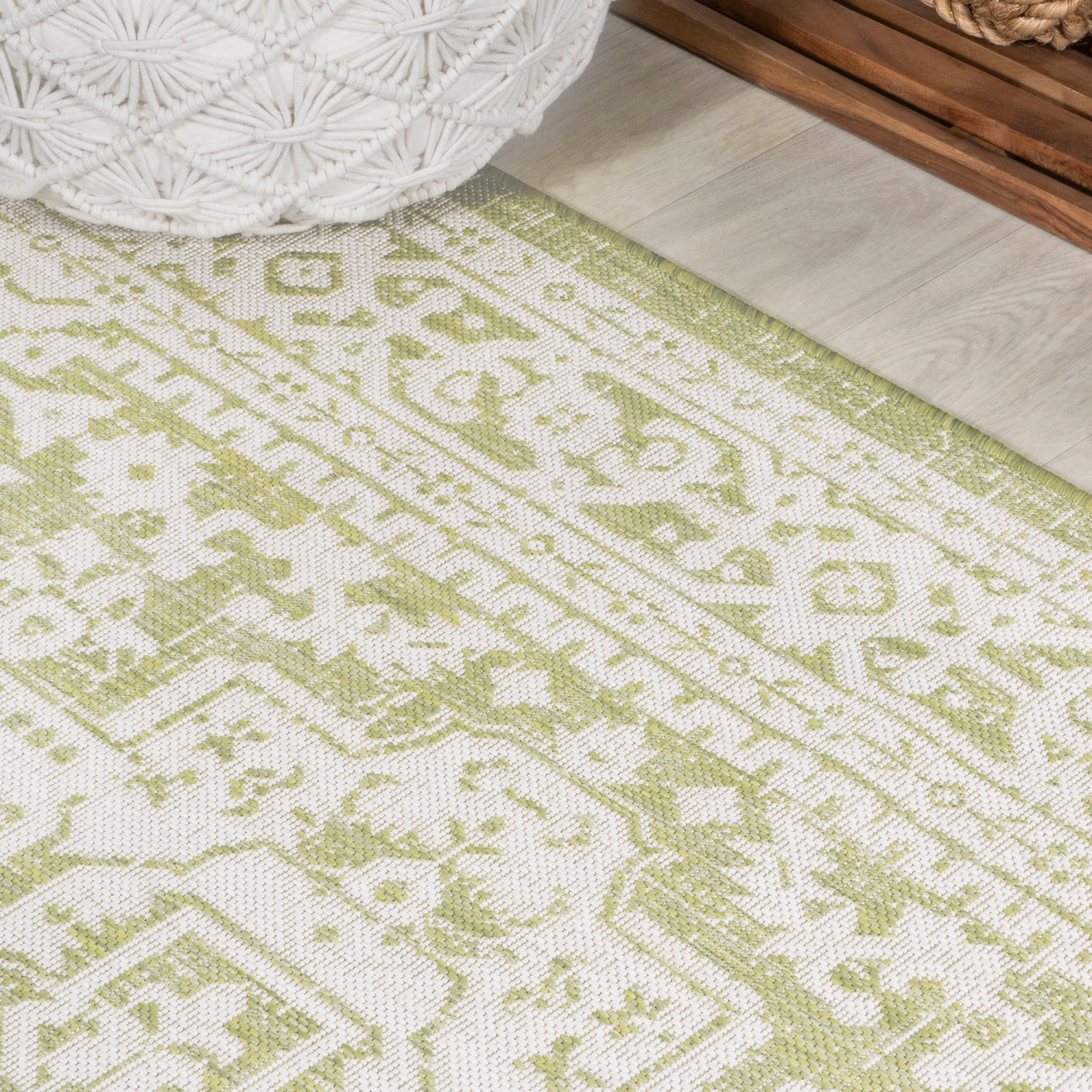 Tapis d'intérieur/d'extérieur Sinjuri à motif de médaillon texturé