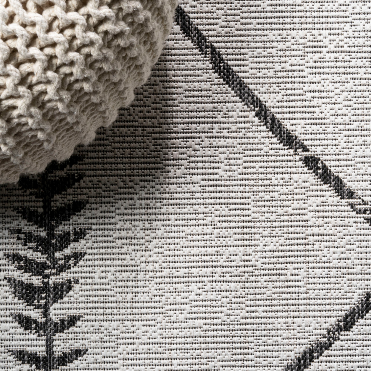 Tapis d'intérieur/d'extérieur Derya à motif de treillis tribal Diamond