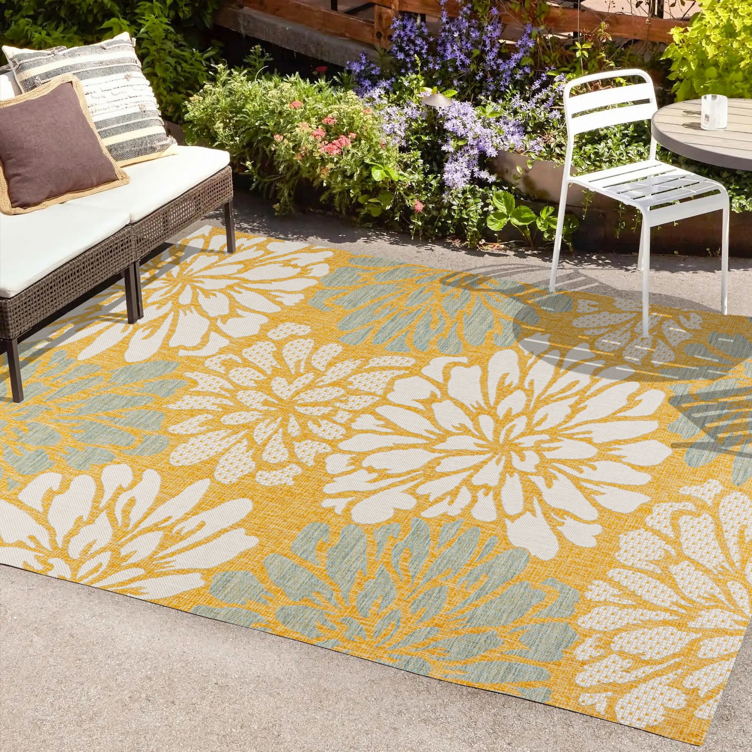 Tapis moderne tissé texturé à motif floral pour l'intérieur et l'extérieur Zinnia