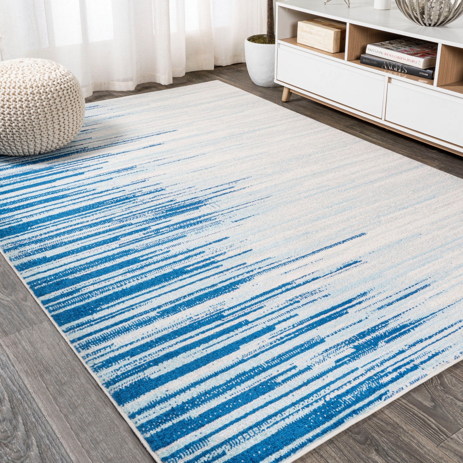 Tapis d'appoint linéaire moderne à demi-rayures