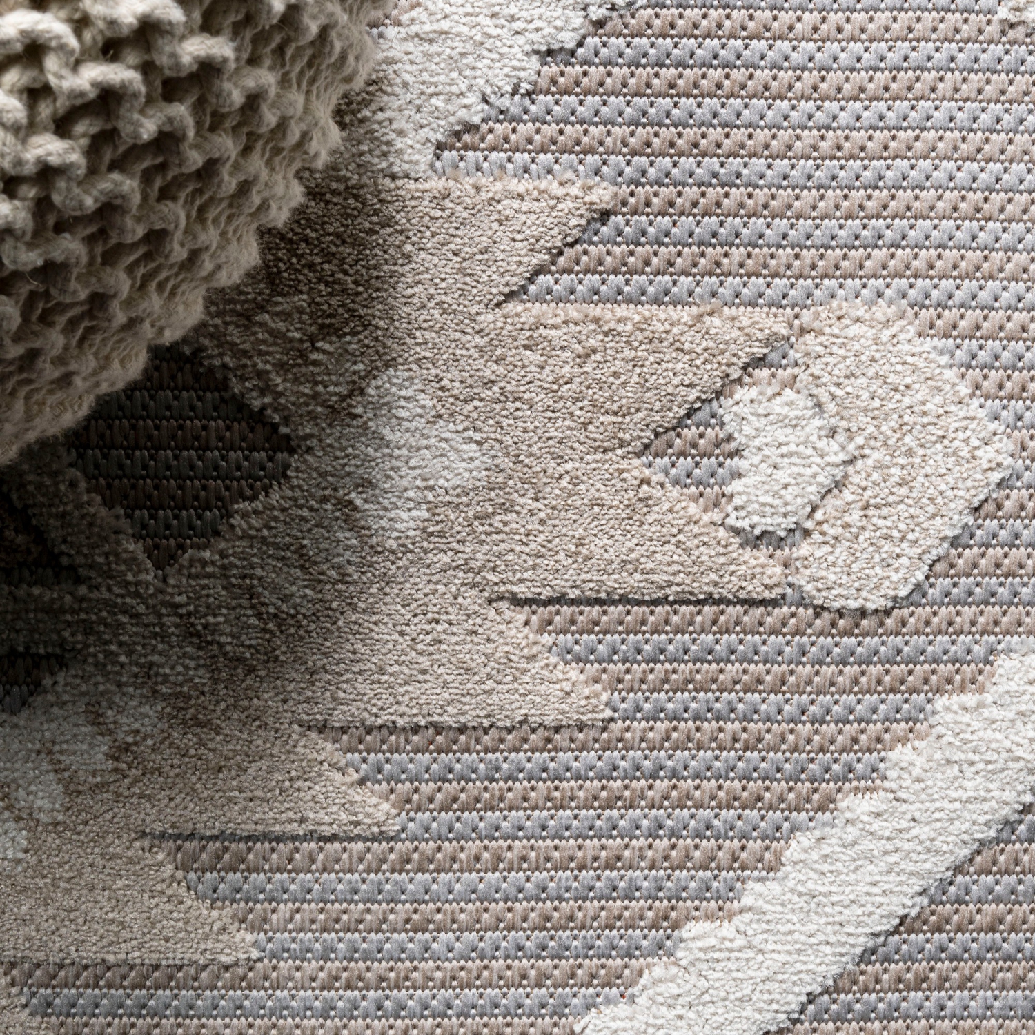 Sumak High-Low Pile Neutral Diamond Kilim Area Rug