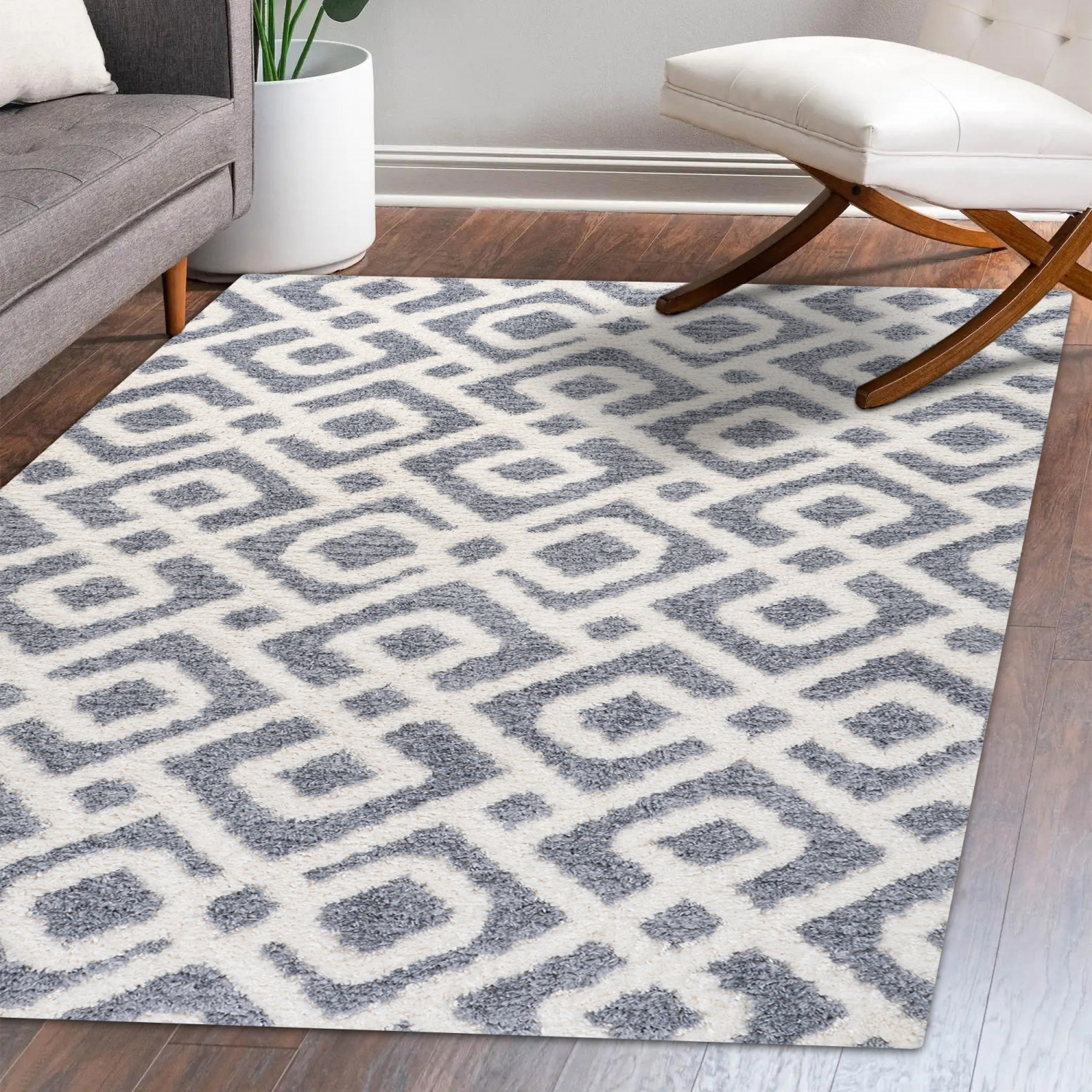 Astrid Retro Trellis High-Low Area Rug